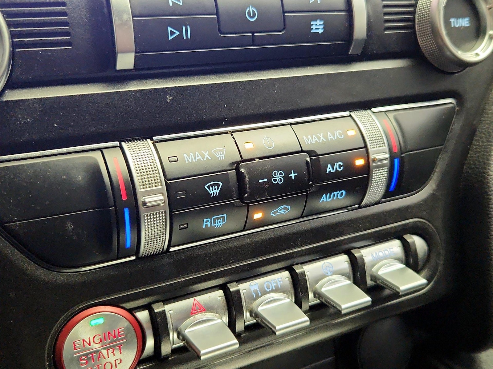 2020 Ford Mustang EcoBoost - Photo 18