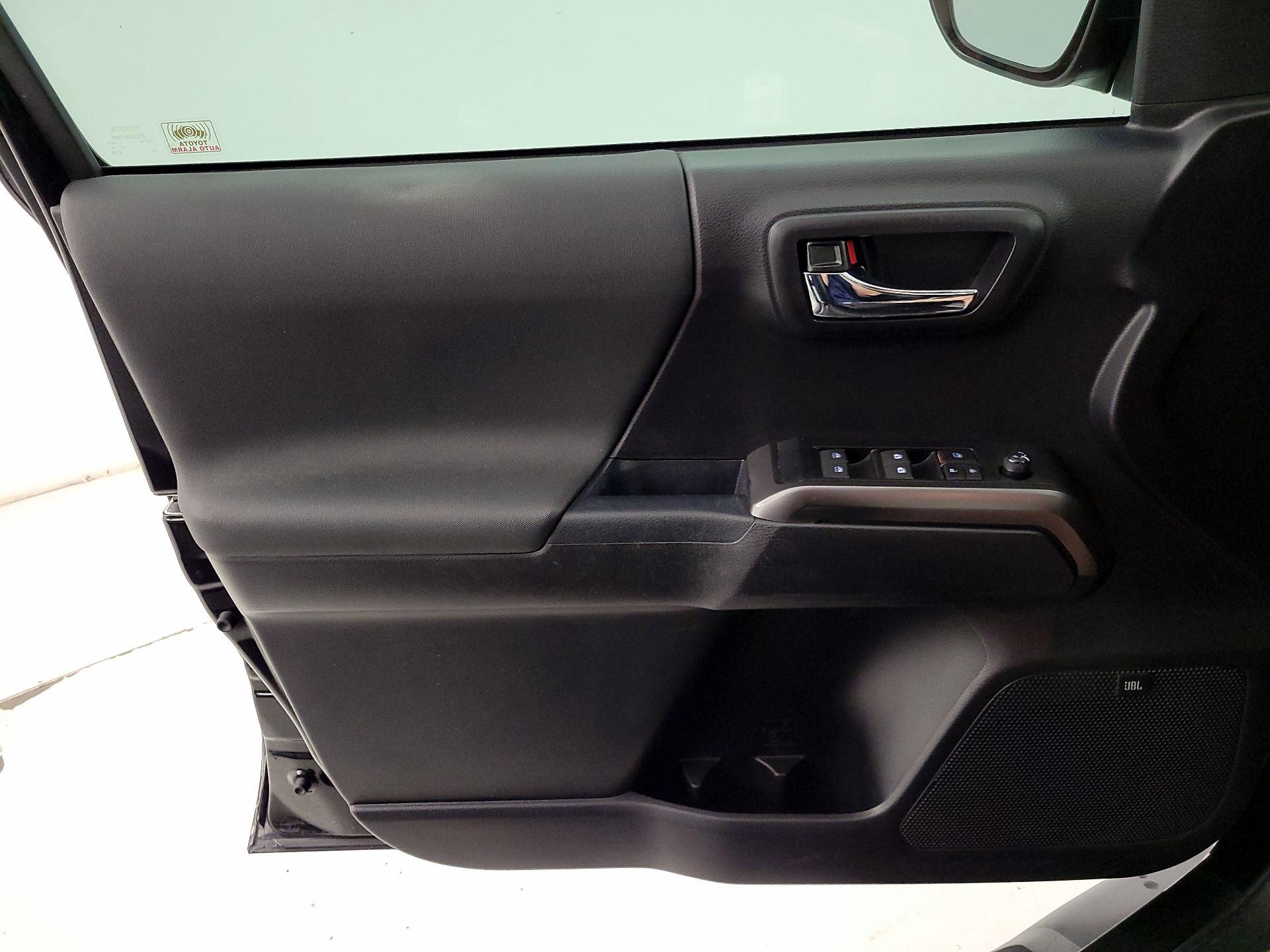 Thumbnail: 2021 Toyota Tacoma - 12