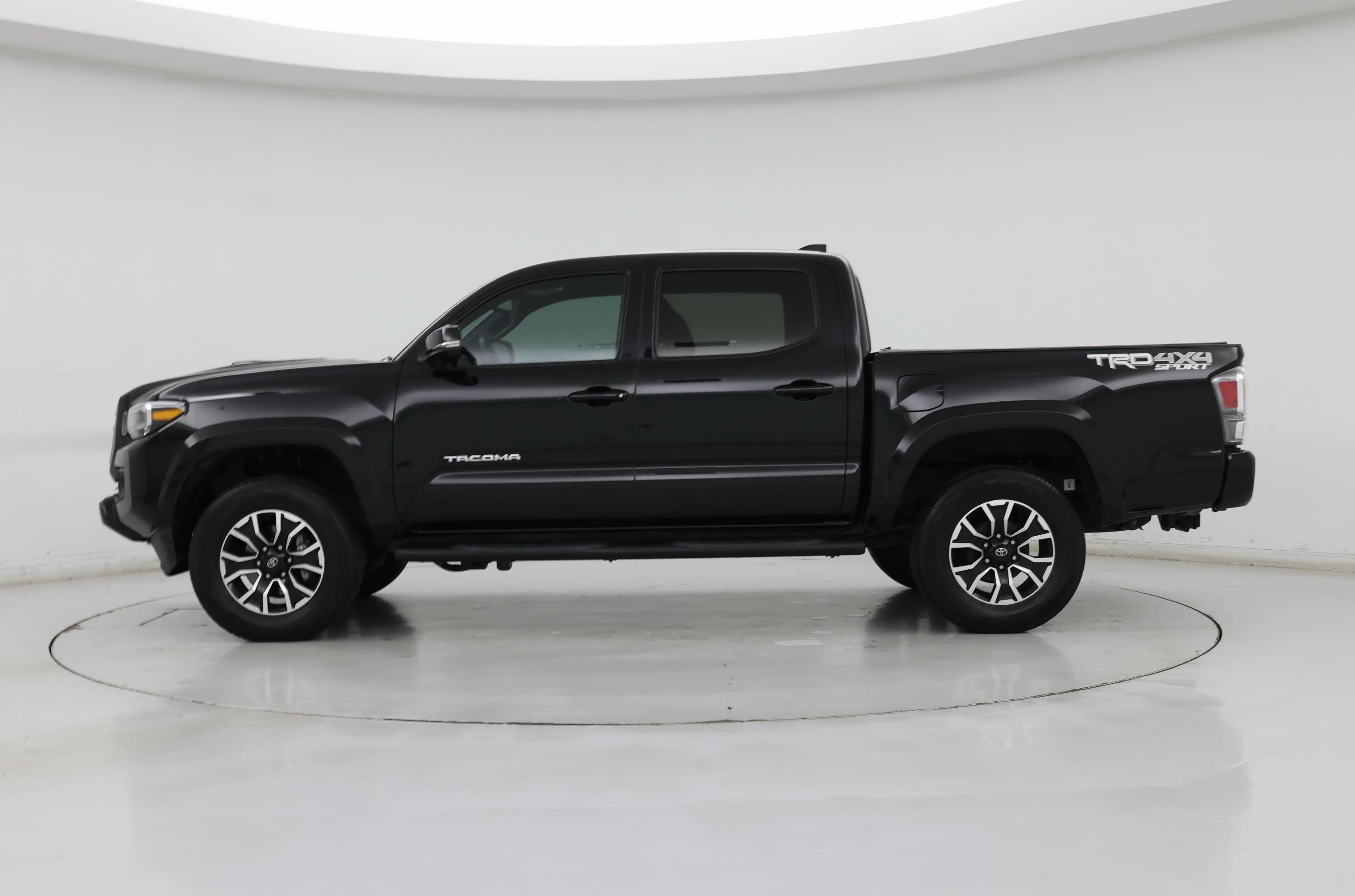 Thumbnail: 2021 Toyota Tacoma - 3