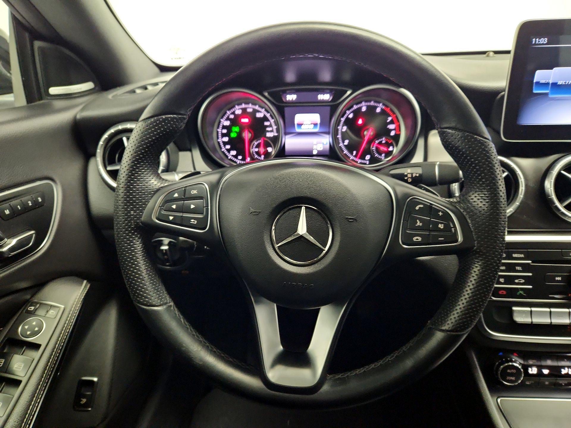 Thumbnail: 2019 Mercedes-Benz CLA - 10