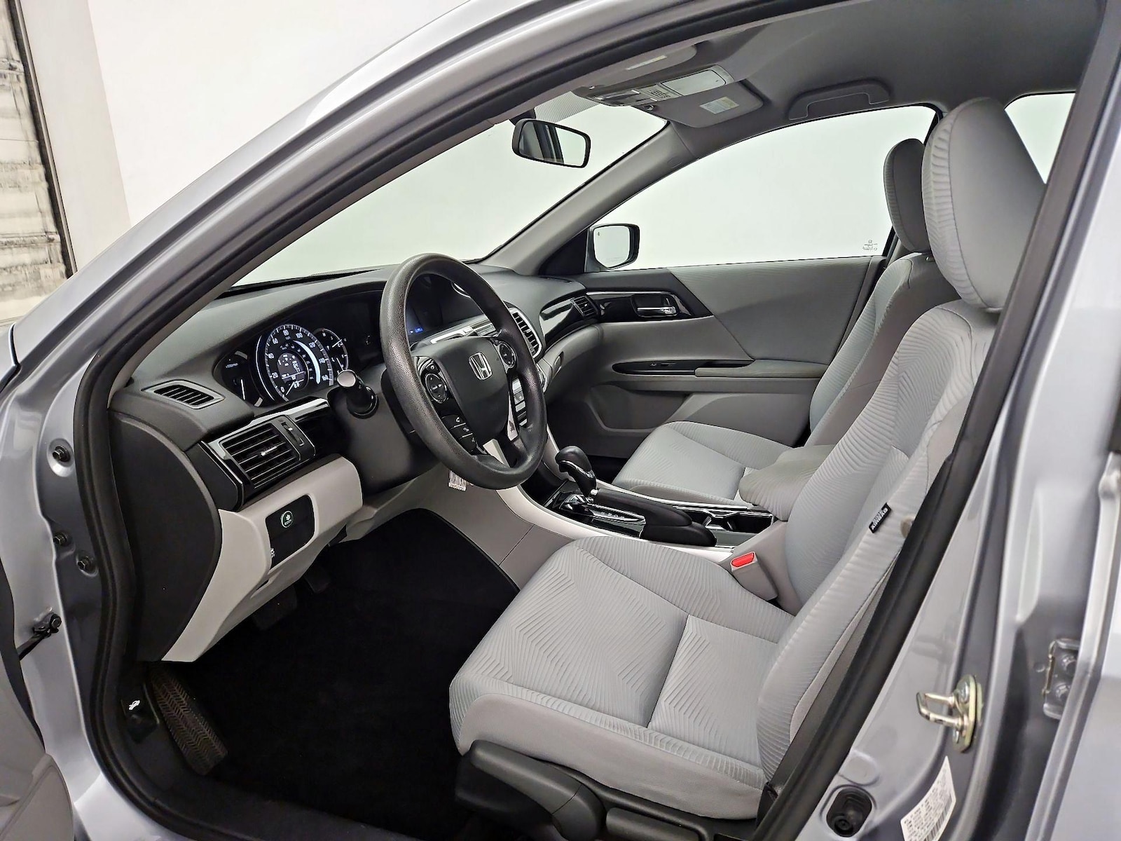 2016 Honda Accord LX - Photo 12