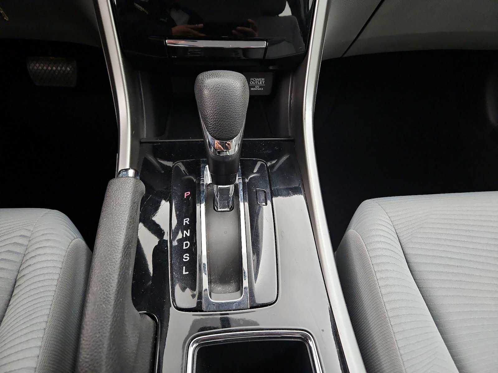 2016 Honda Accord LX - Photo 18