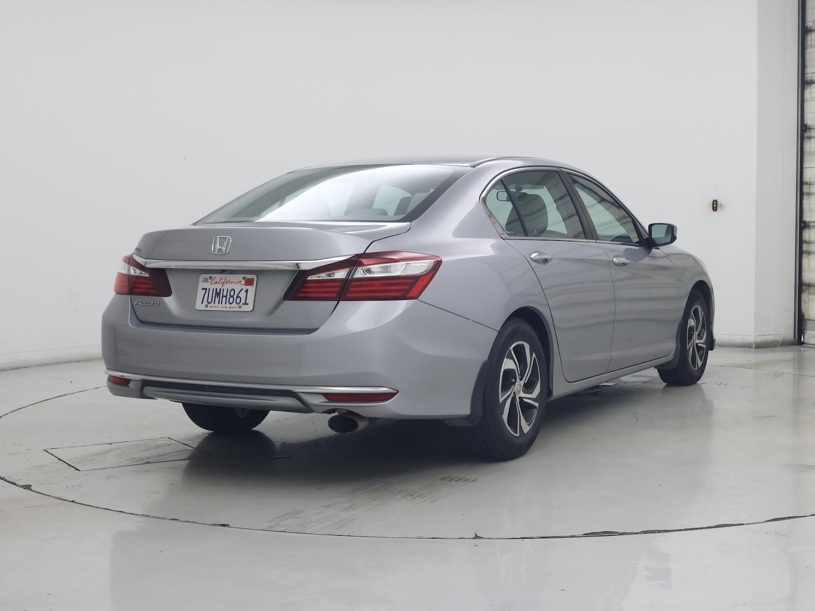 2016 Honda Accord LX - Photo 9
