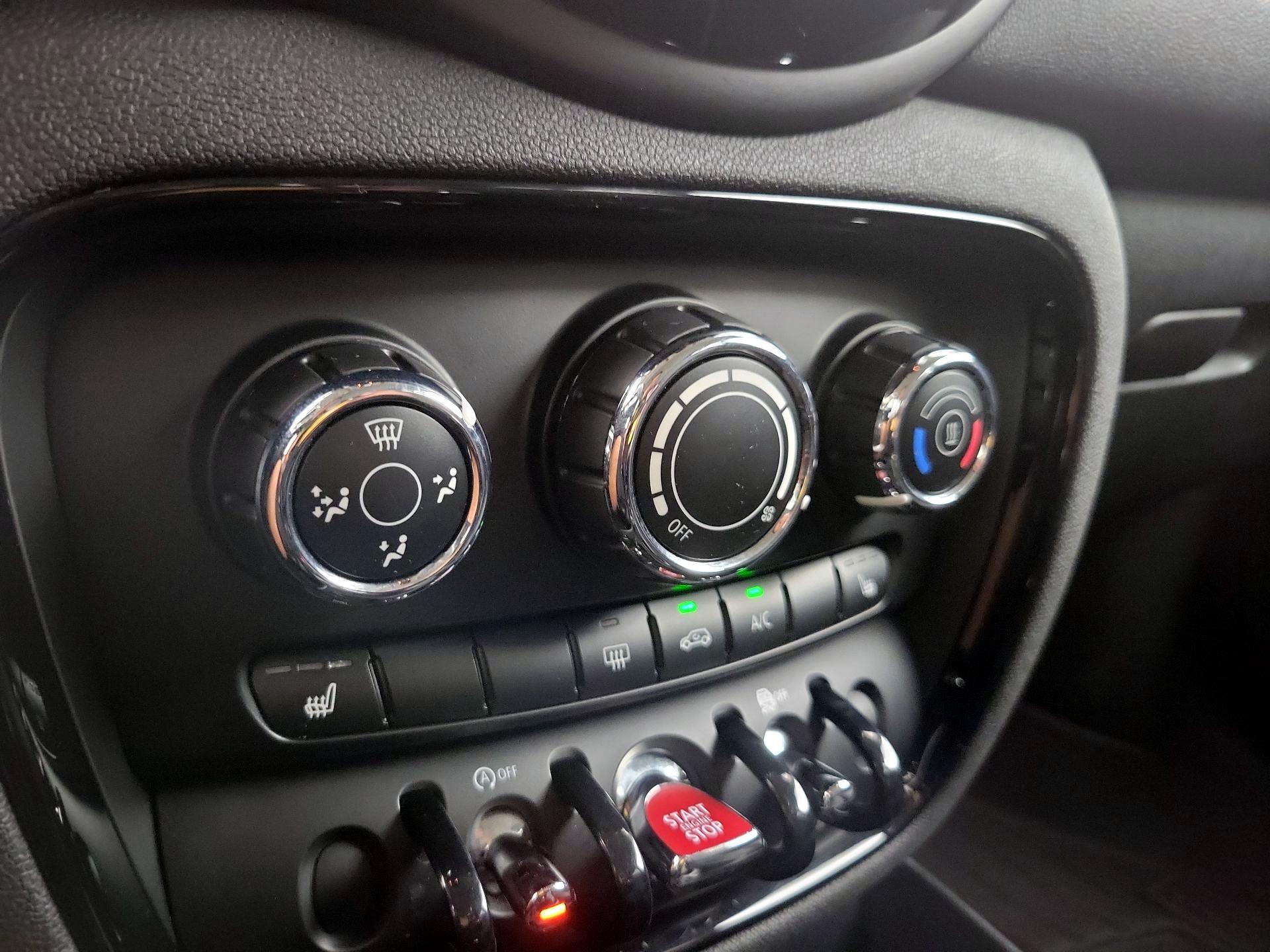 Thumbnail: 2019 MINI Cooper Clubman - 16
