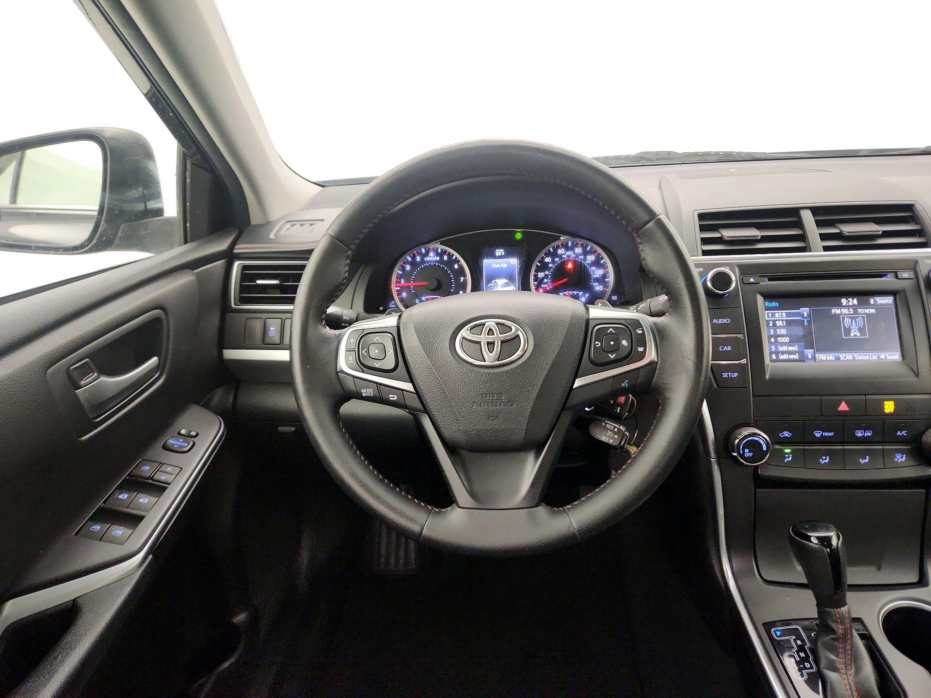 Thumbnail: 2015 Toyota Camry - 10