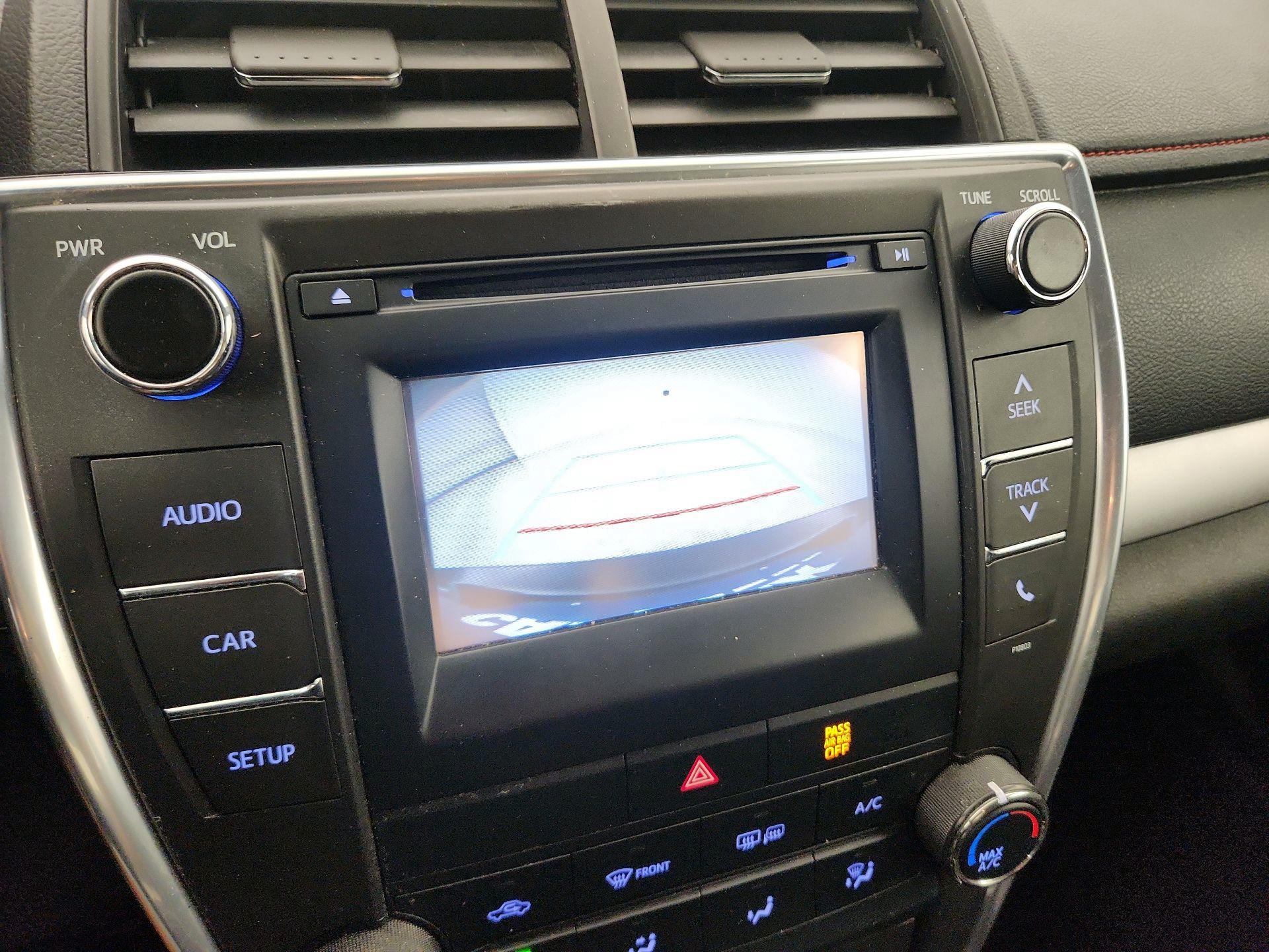 Thumbnail: 2015 Toyota Camry - 14