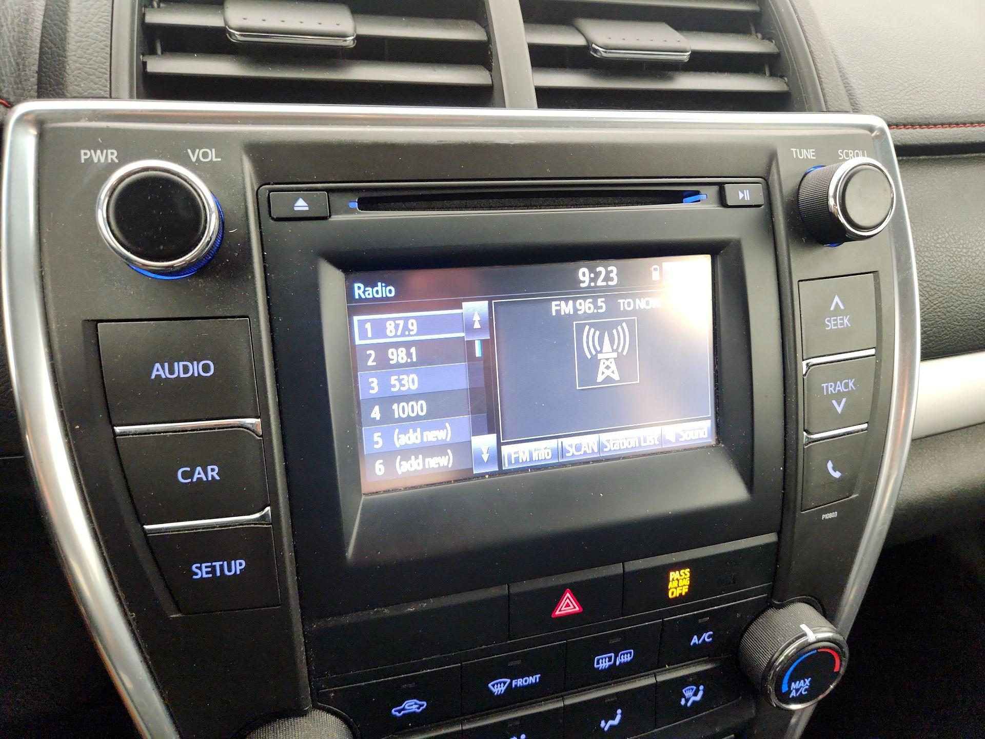 Thumbnail: 2015 Toyota Camry - 15