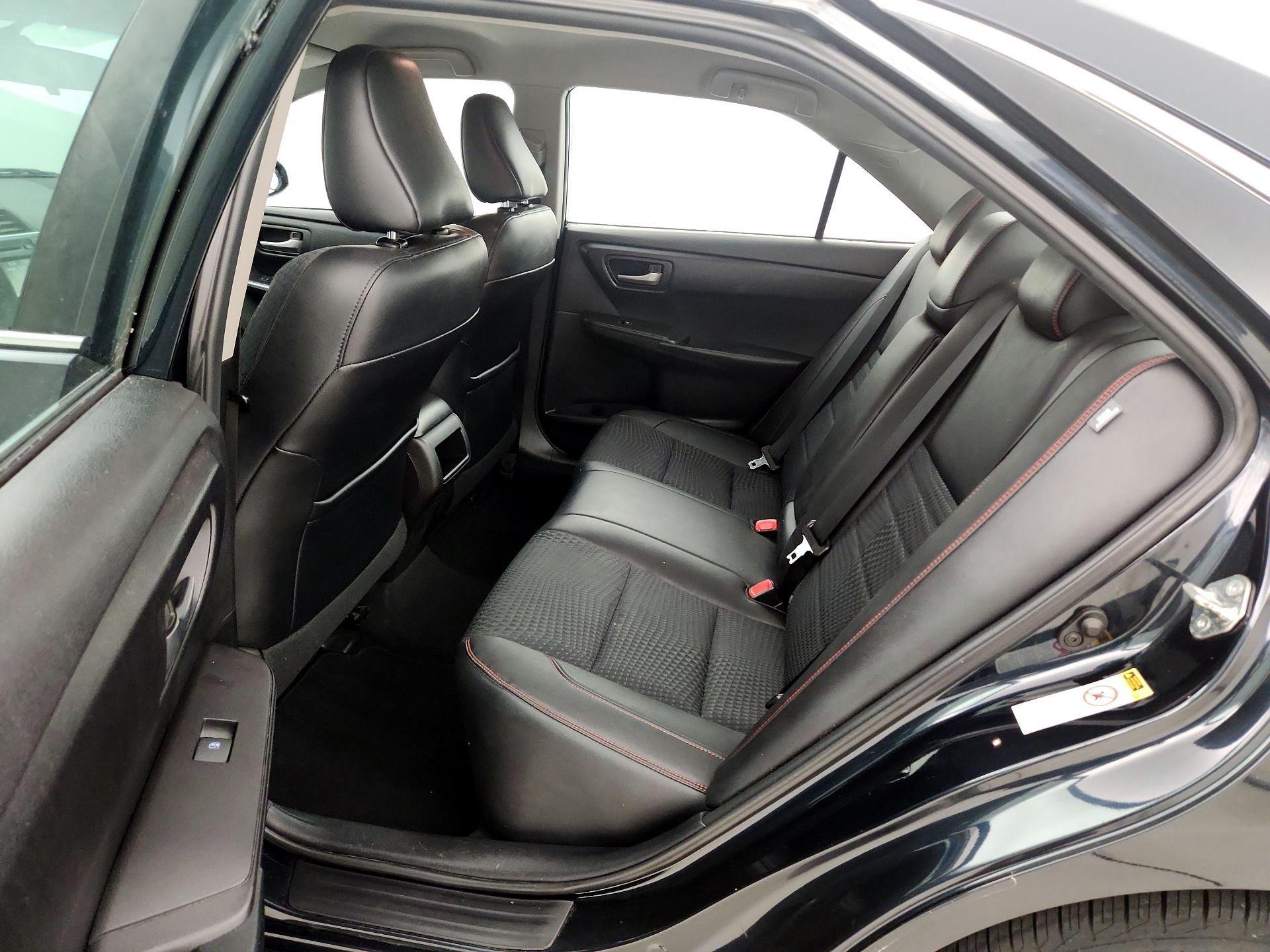 Thumbnail: 2015 Toyota Camry - 19