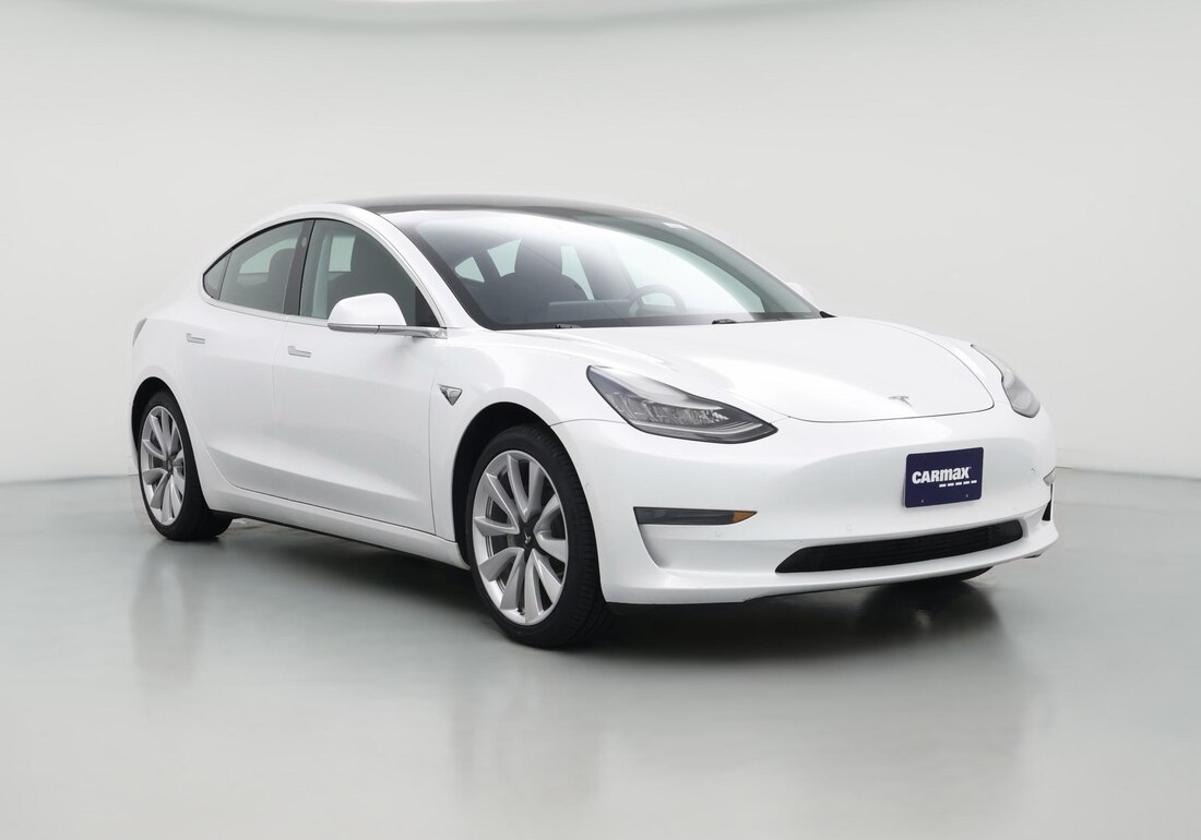 2020 Tesla Model 3 Standard Range Plus in White — CarMax photo