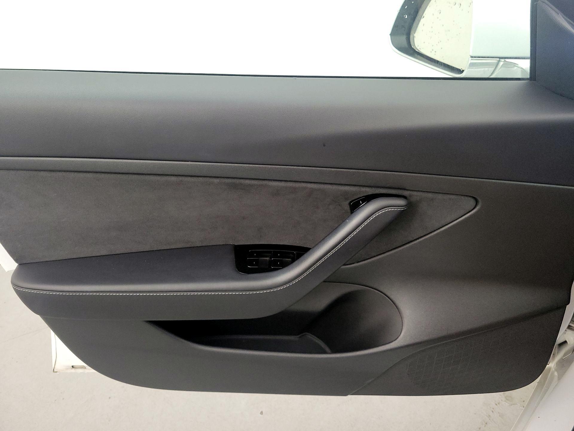 Thumbnail: 2020 Tesla Model 3 - 12