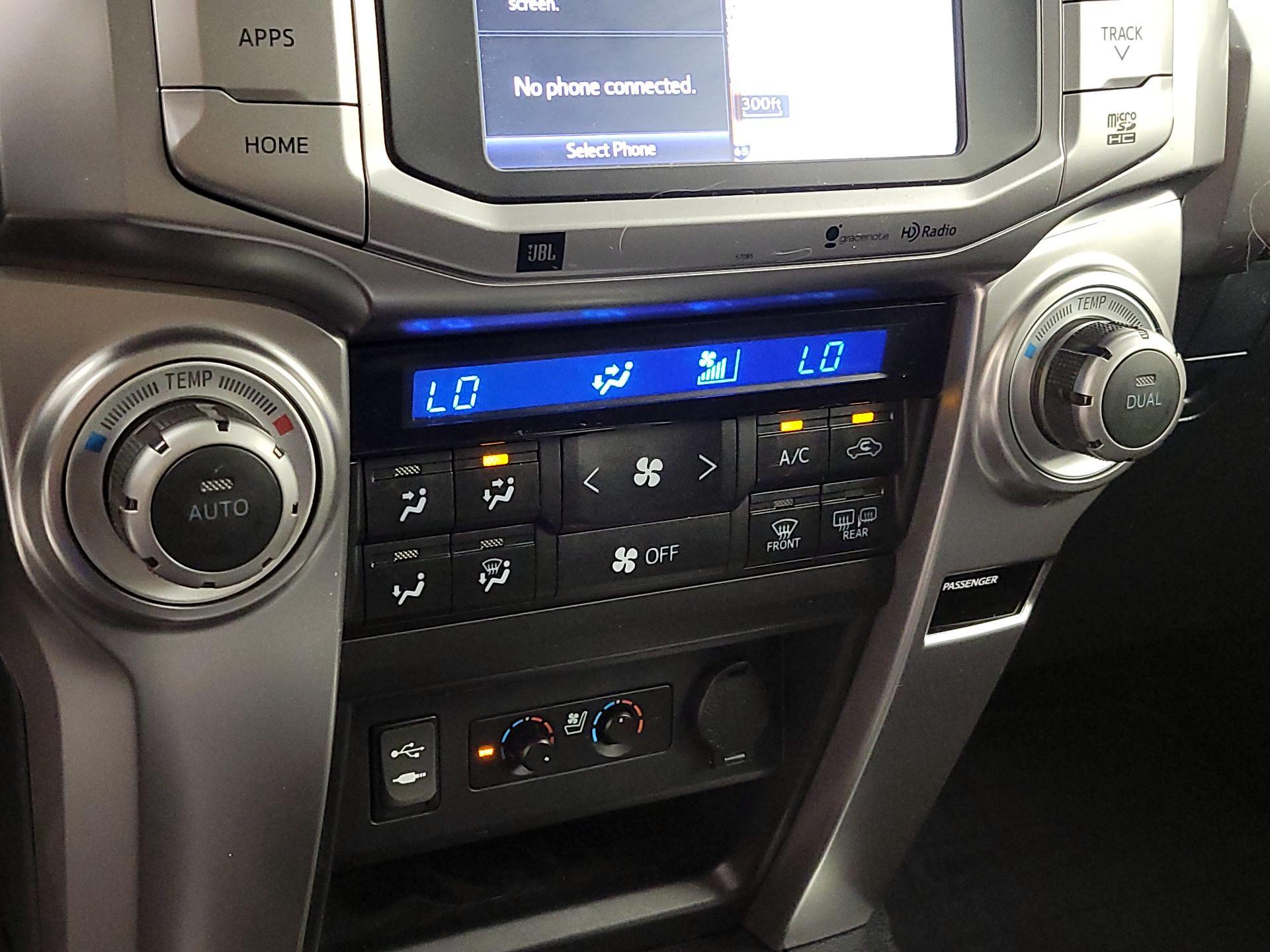Thumbnail: 2014 Toyota 4Runner - 16