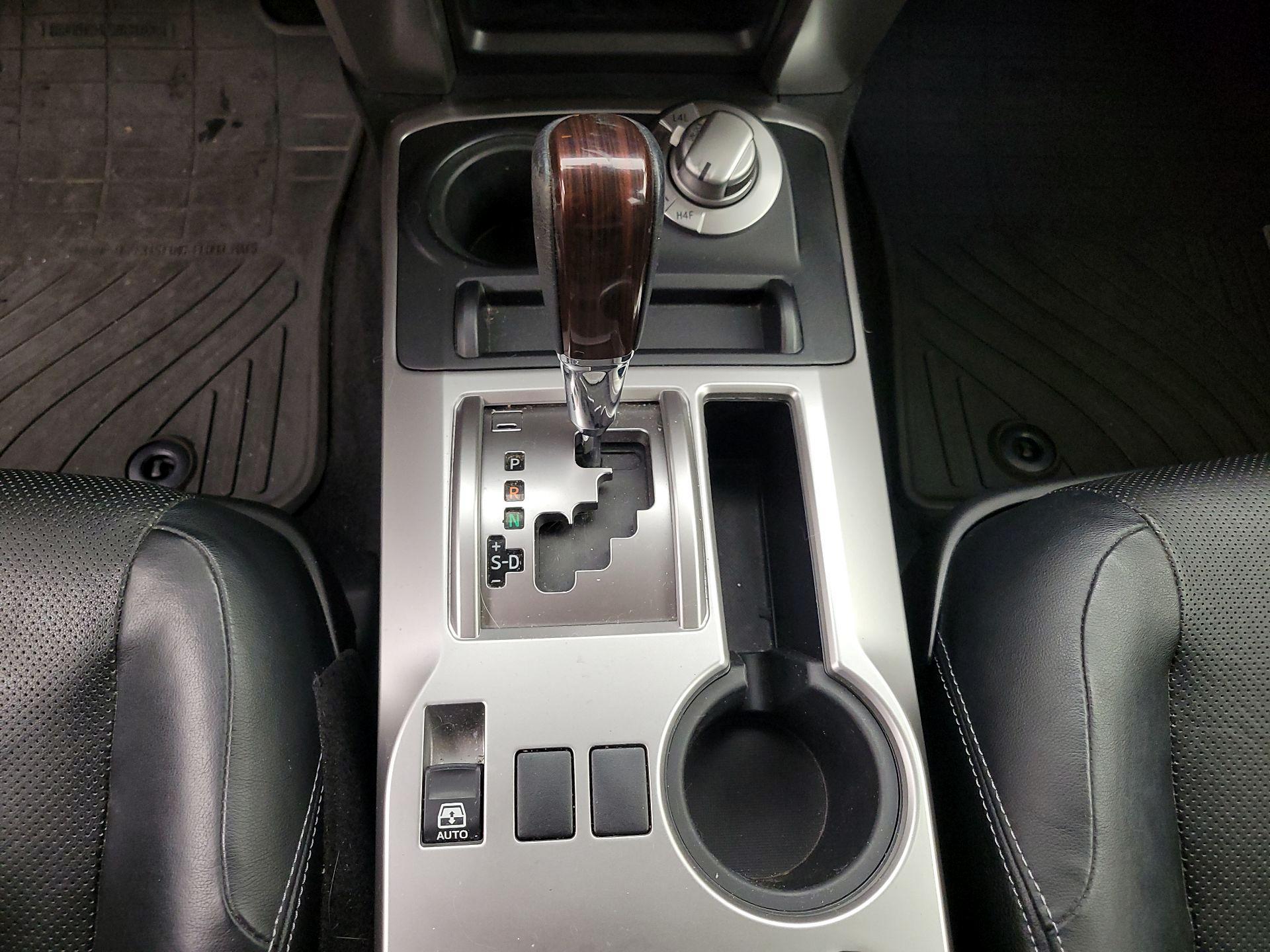 Thumbnail: 2014 Toyota 4Runner - 17
