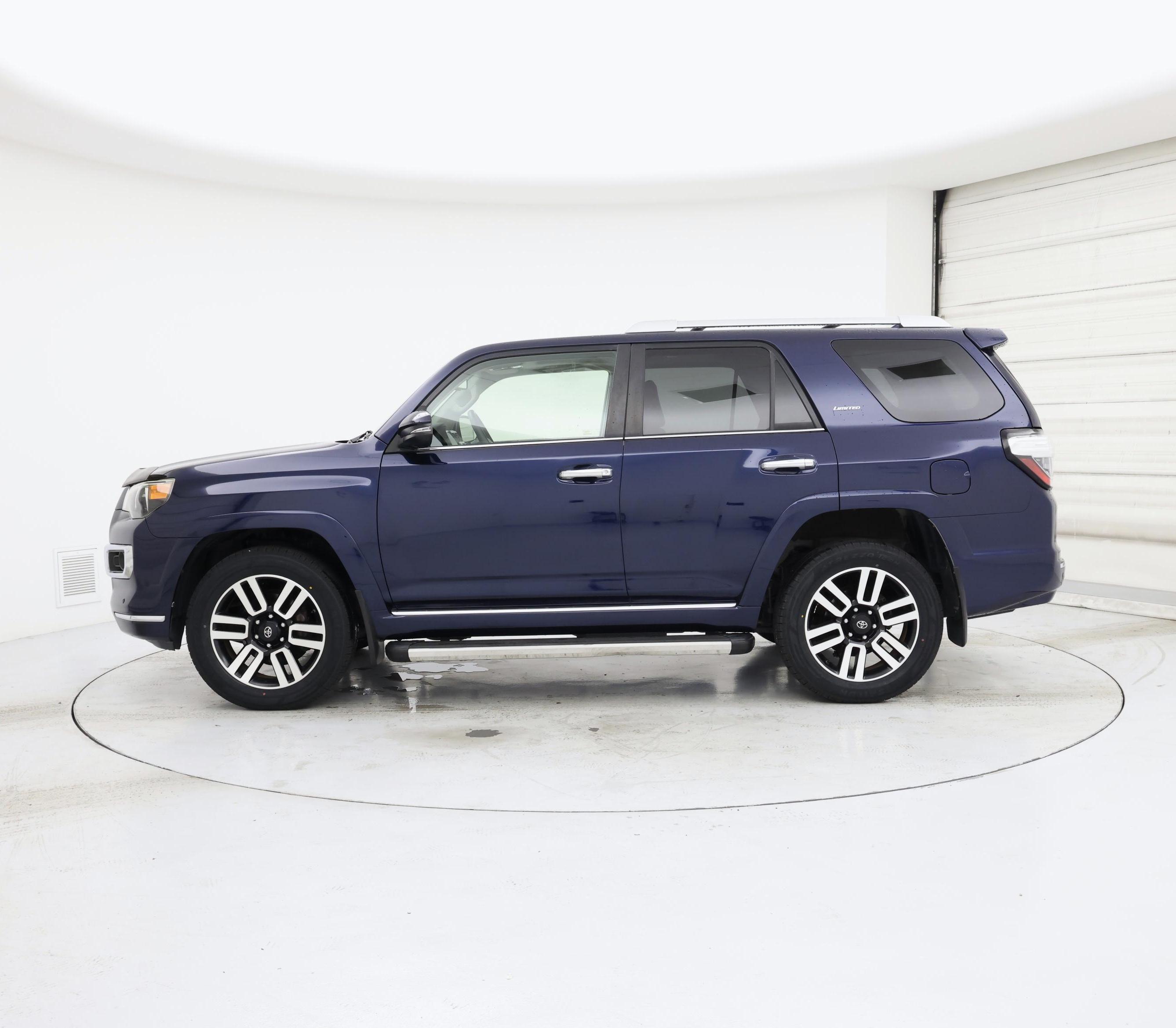 Thumbnail: 2014 Toyota 4Runner - 3