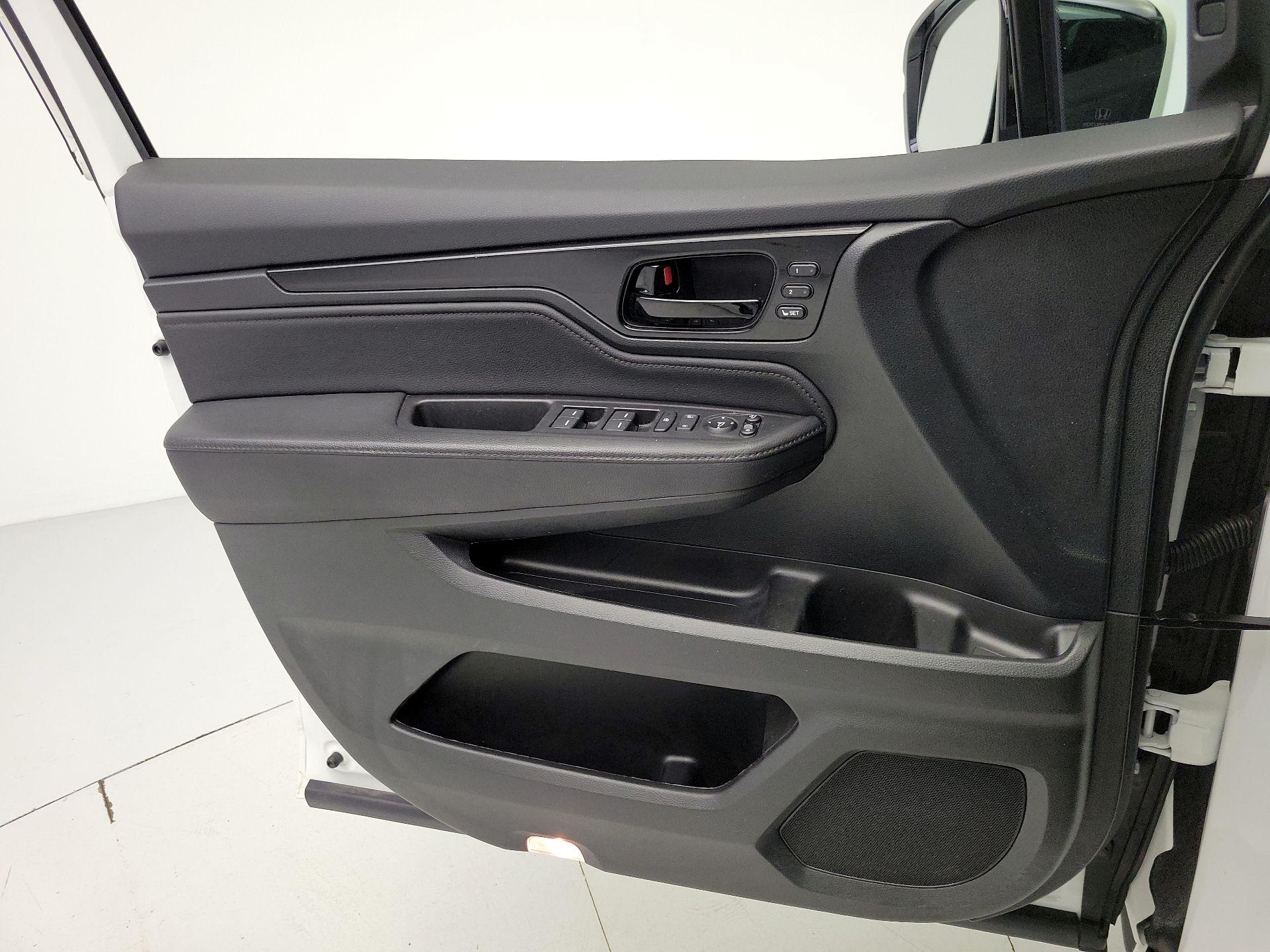 Thumbnail: 2022 Honda Odyssey - 12