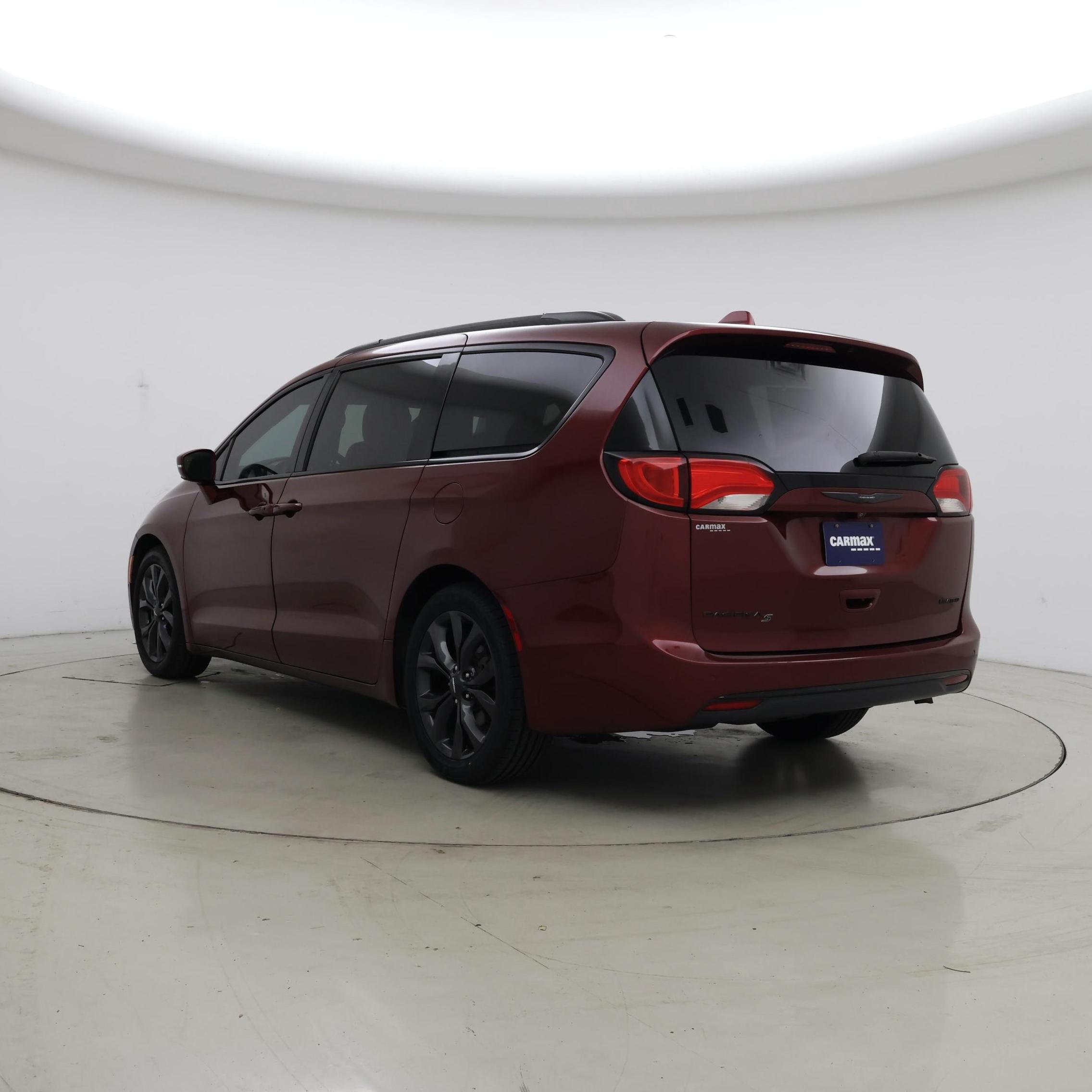 Thumbnail: 2018 Chrysler Pacifica - 2