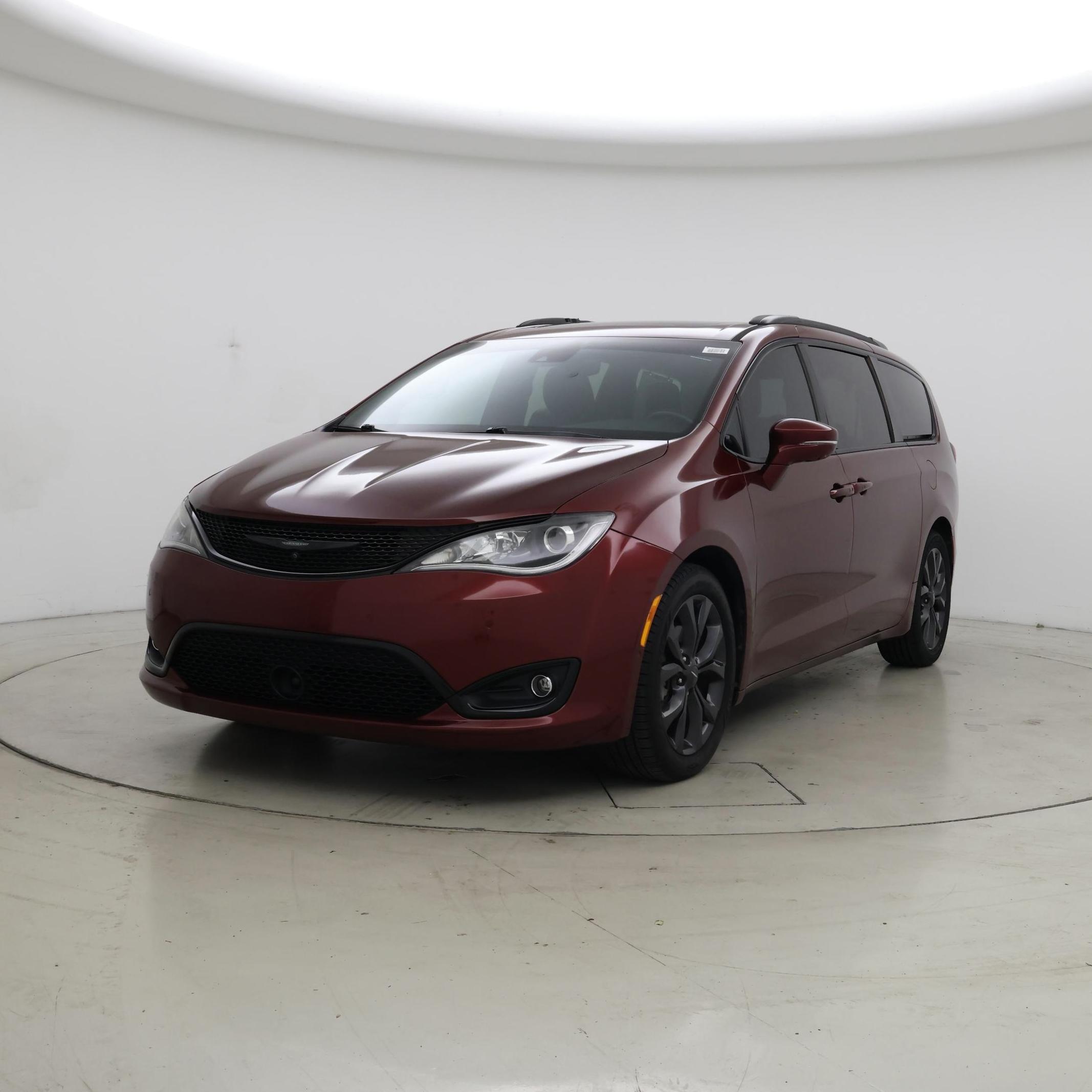 Thumbnail: 2018 Chrysler Pacifica - 4