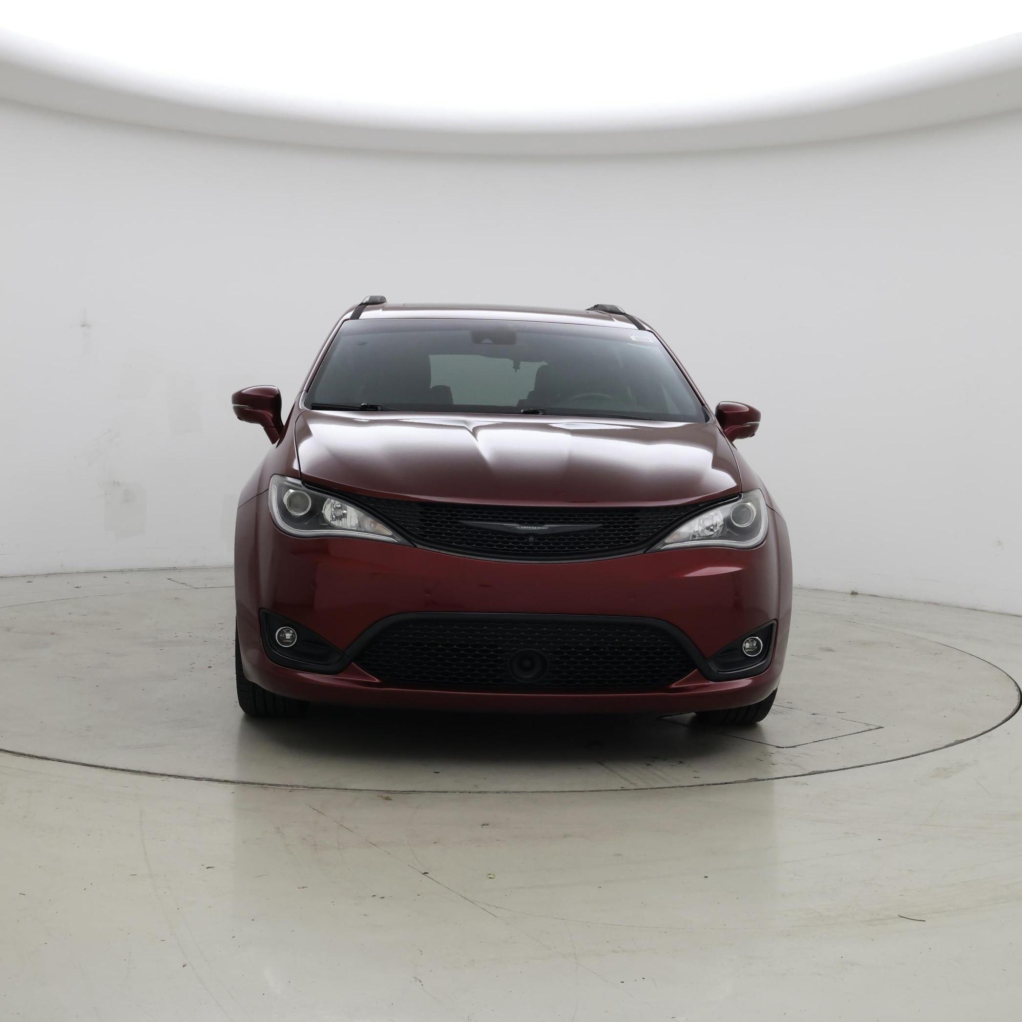Thumbnail: 2018 Chrysler Pacifica - 5