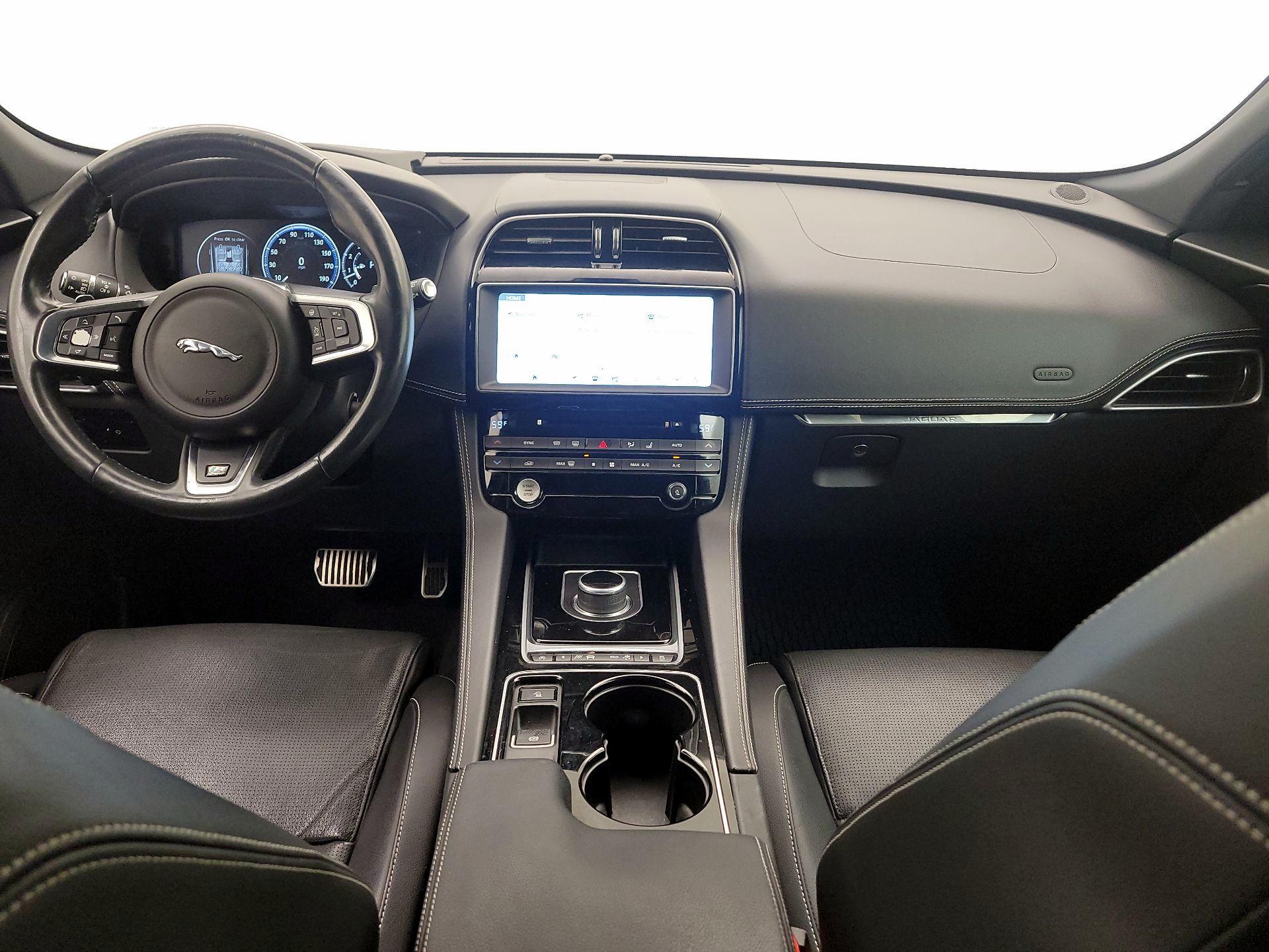 Thumbnail: 2017 Jaguar F-Pace - 9