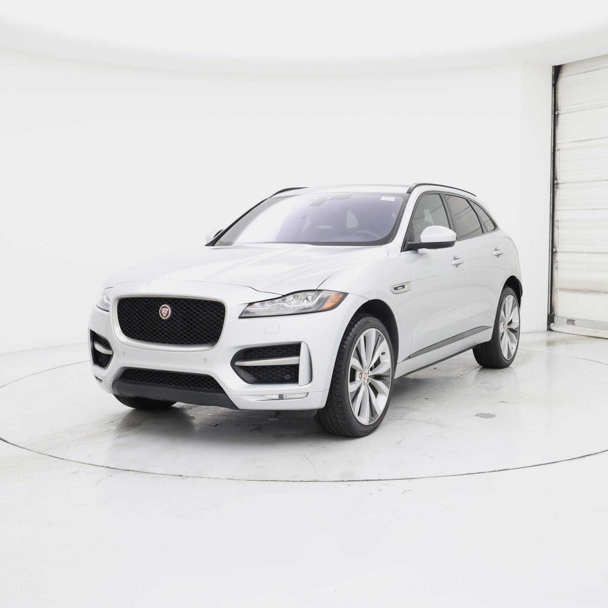 Thumbnail: 2017 Jaguar F-Pace - 4