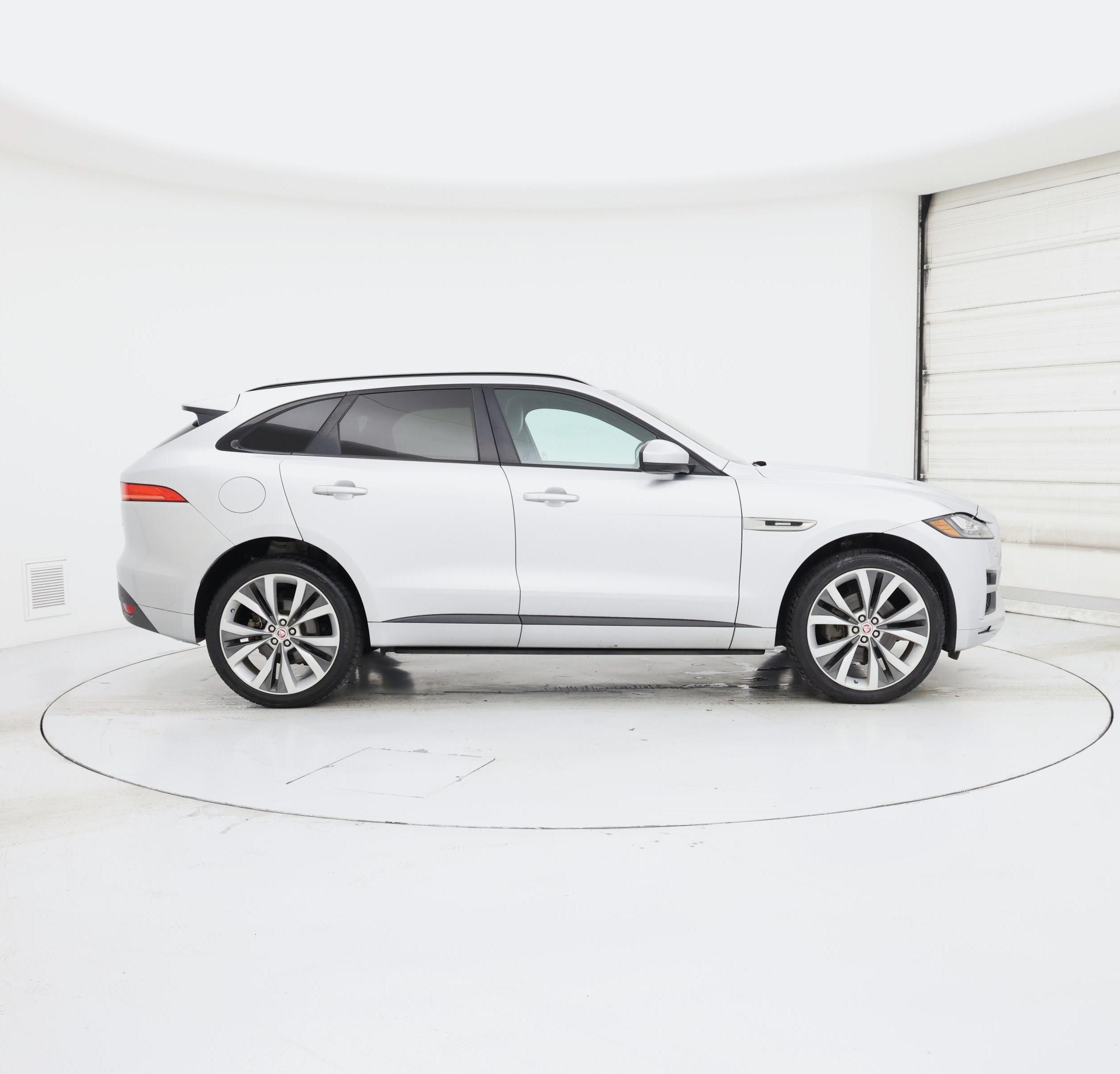 Thumbnail: 2017 Jaguar F-Pace - 7