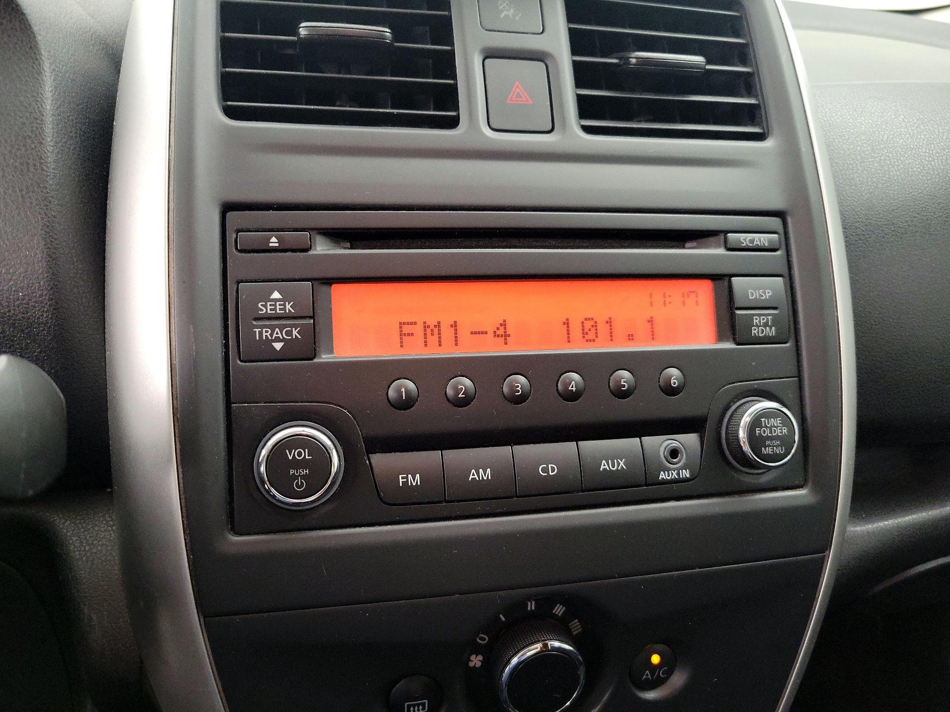 Thumbnail: 2015 Nissan Versa Note - 14