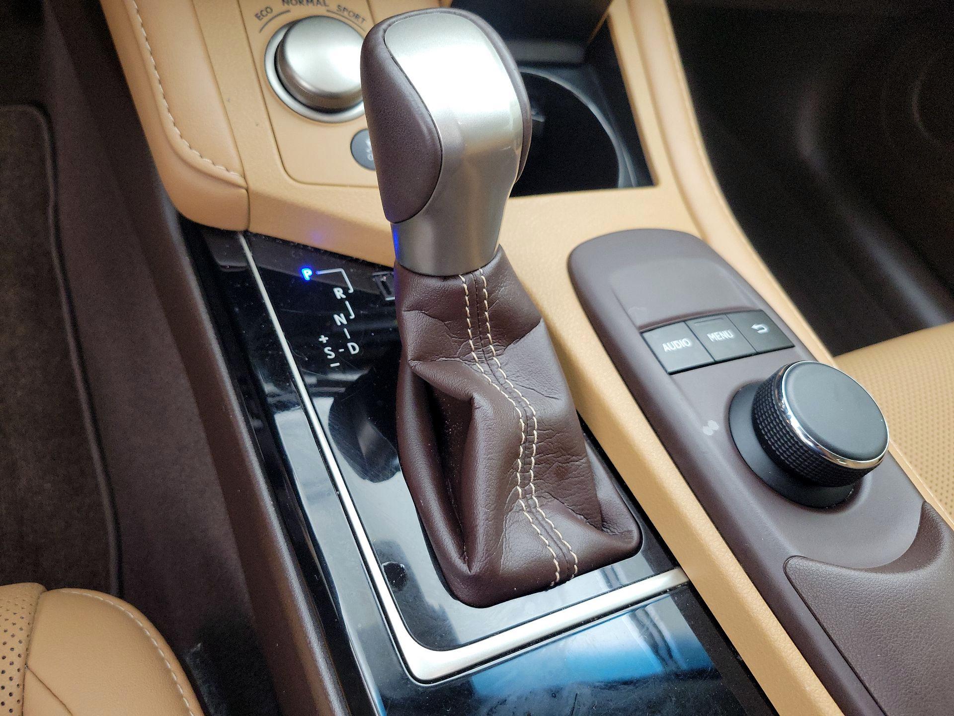 Thumbnail: 2018 Lexus ES - 17