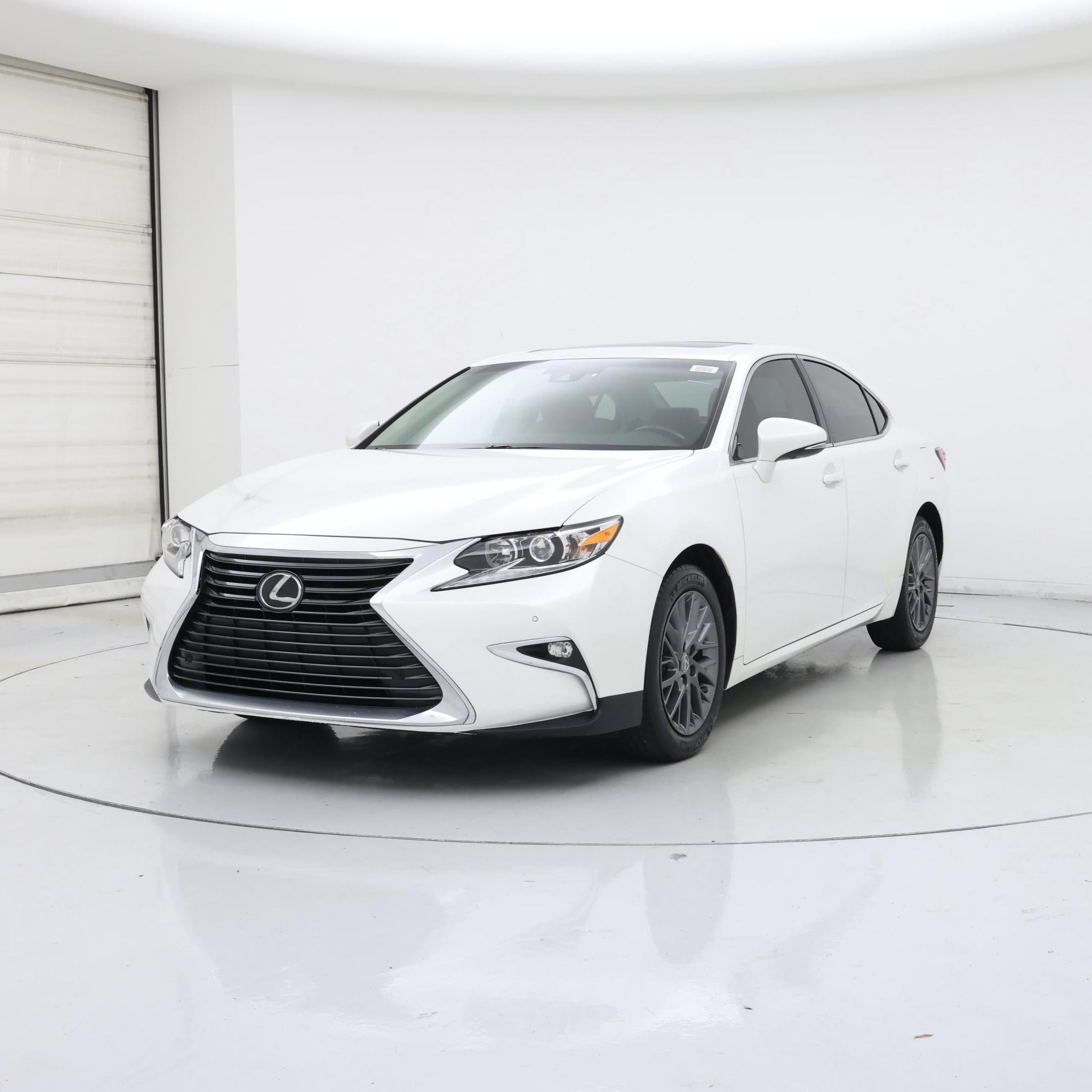 Thumbnail: 2018 Lexus ES - 4