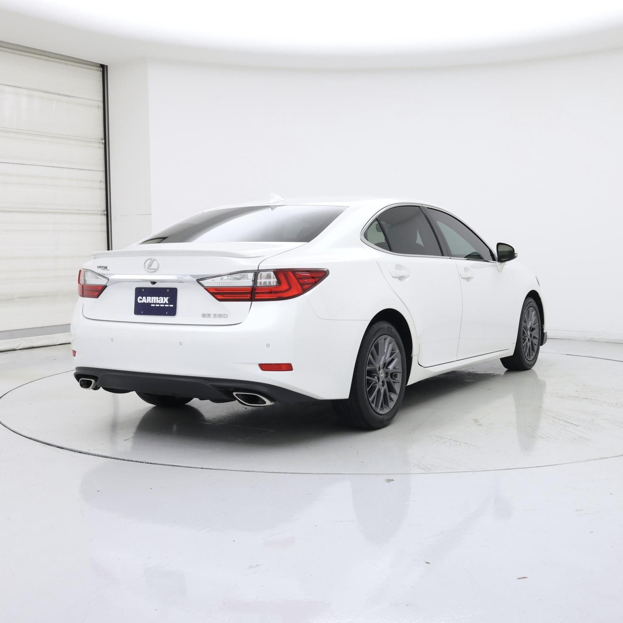 Thumbnail: 2018 Lexus ES - 8