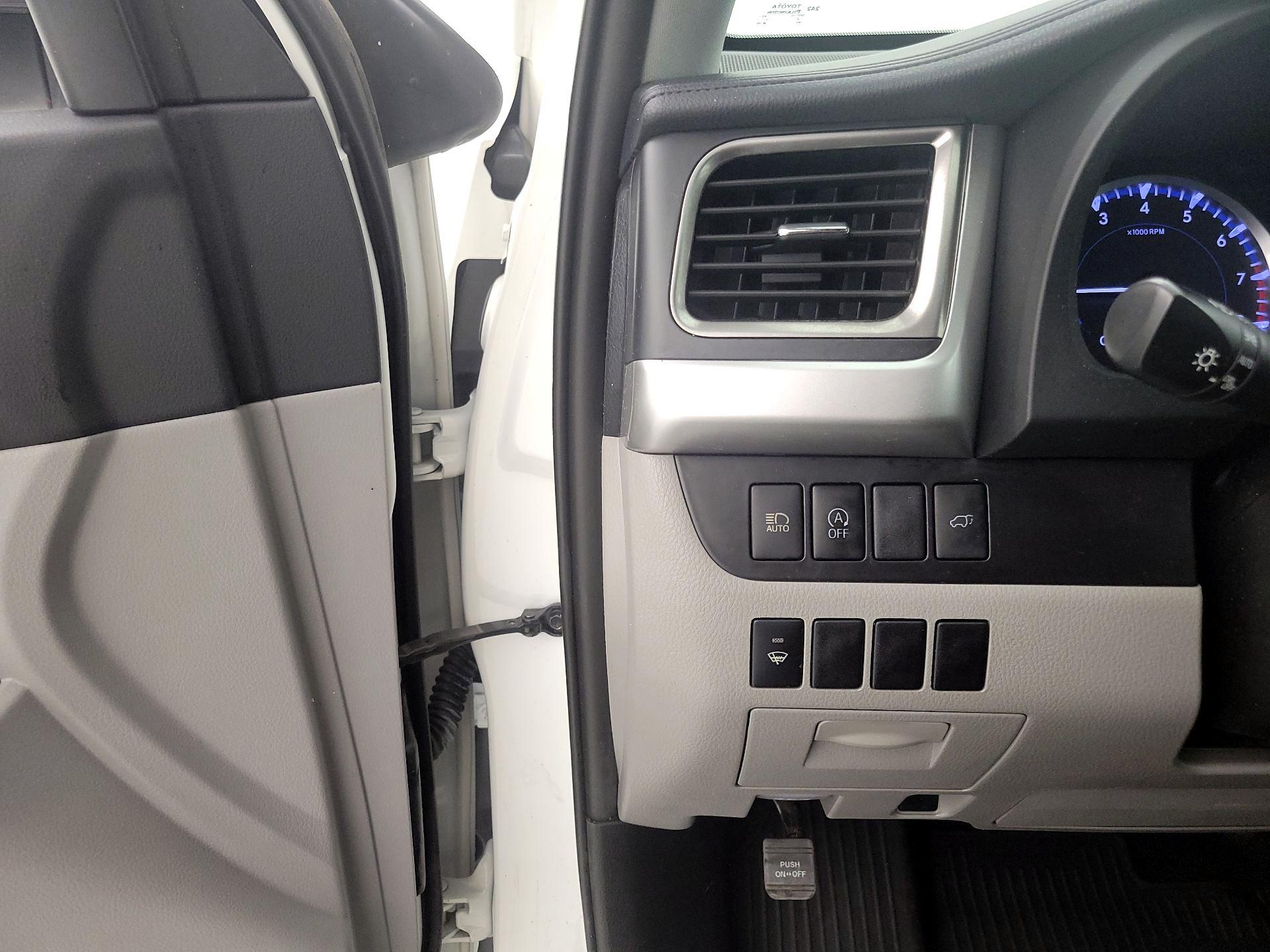 Thumbnail: 2019 Toyota Highlander - 13