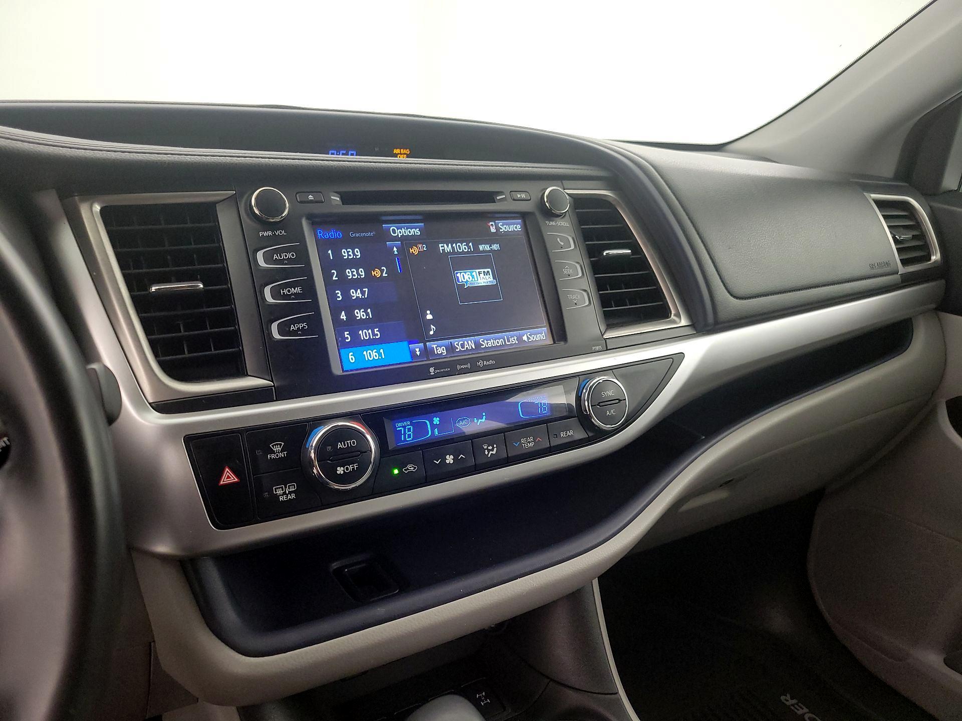 Thumbnail: 2019 Toyota Highlander - 15