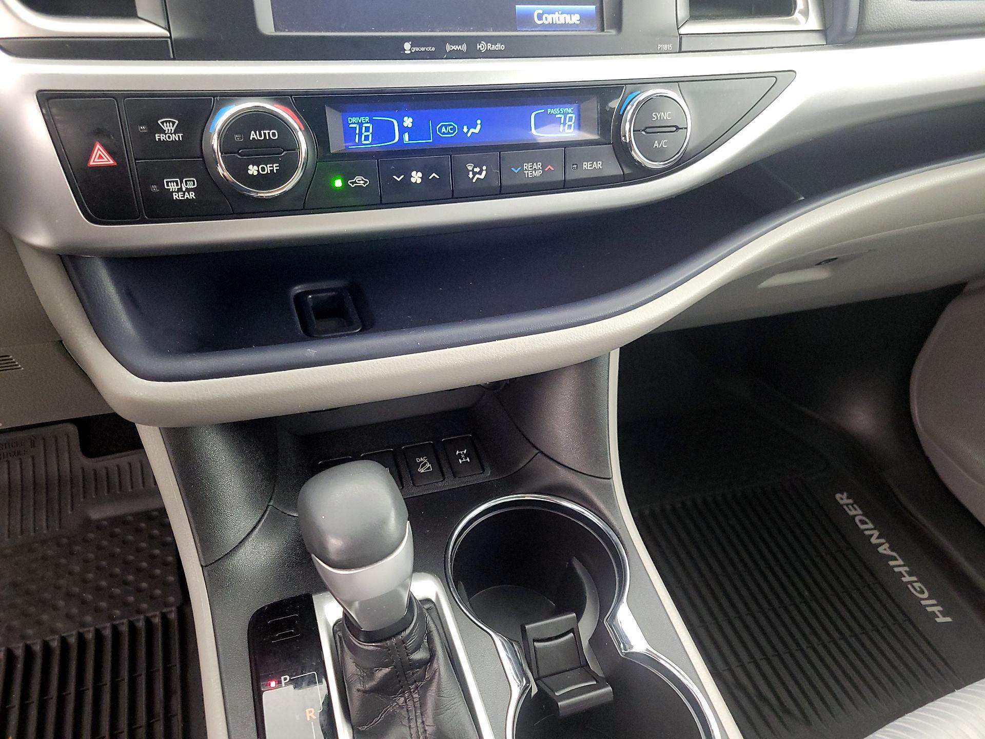 Thumbnail: 2019 Toyota Highlander - 16