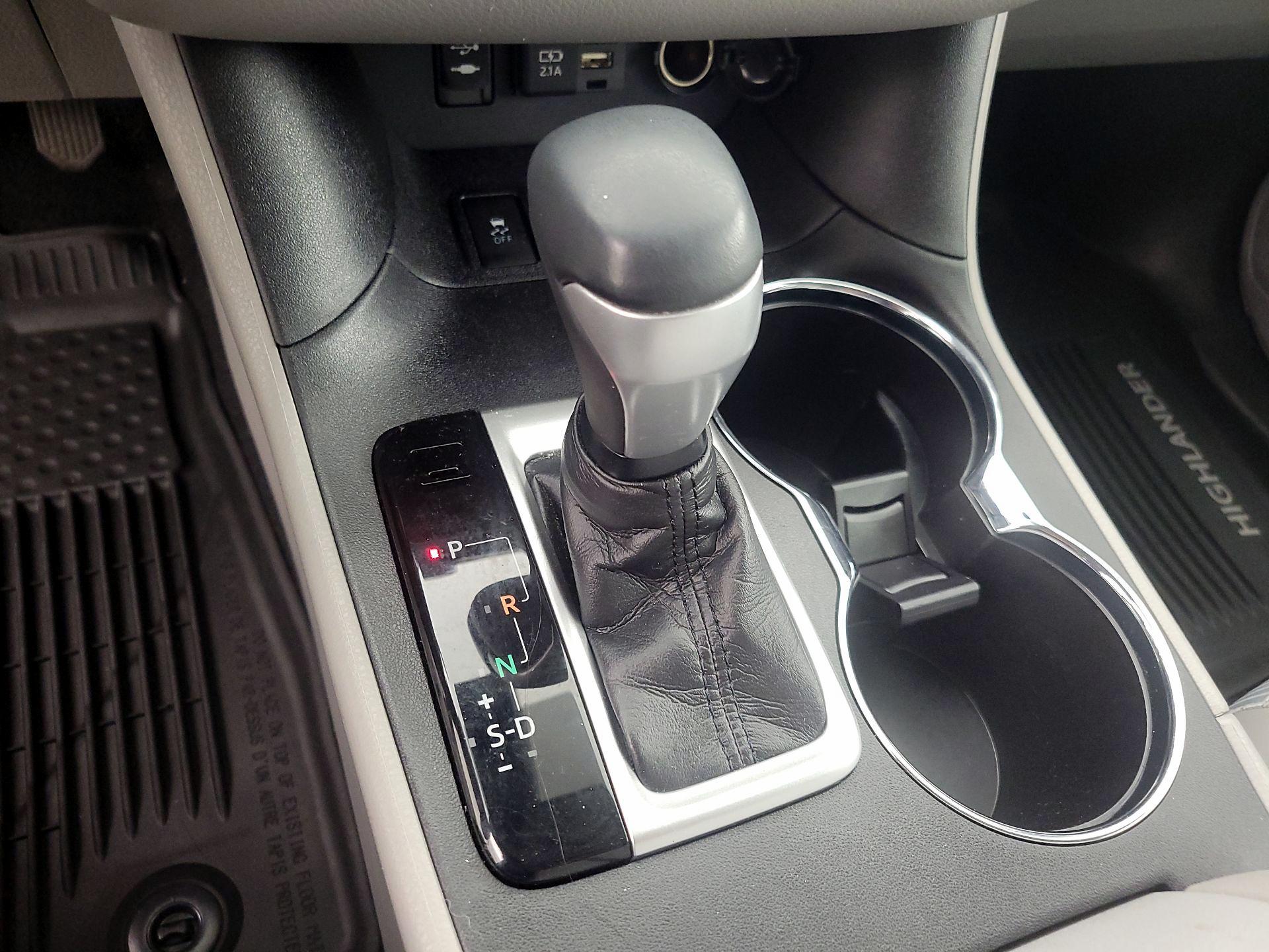 Thumbnail: 2019 Toyota Highlander - 17