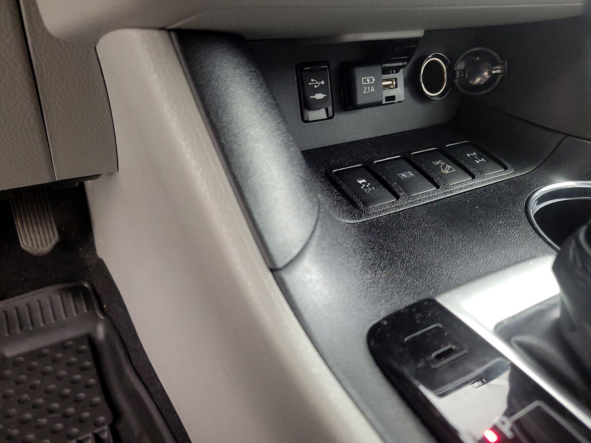Thumbnail: 2019 Toyota Highlander - 18