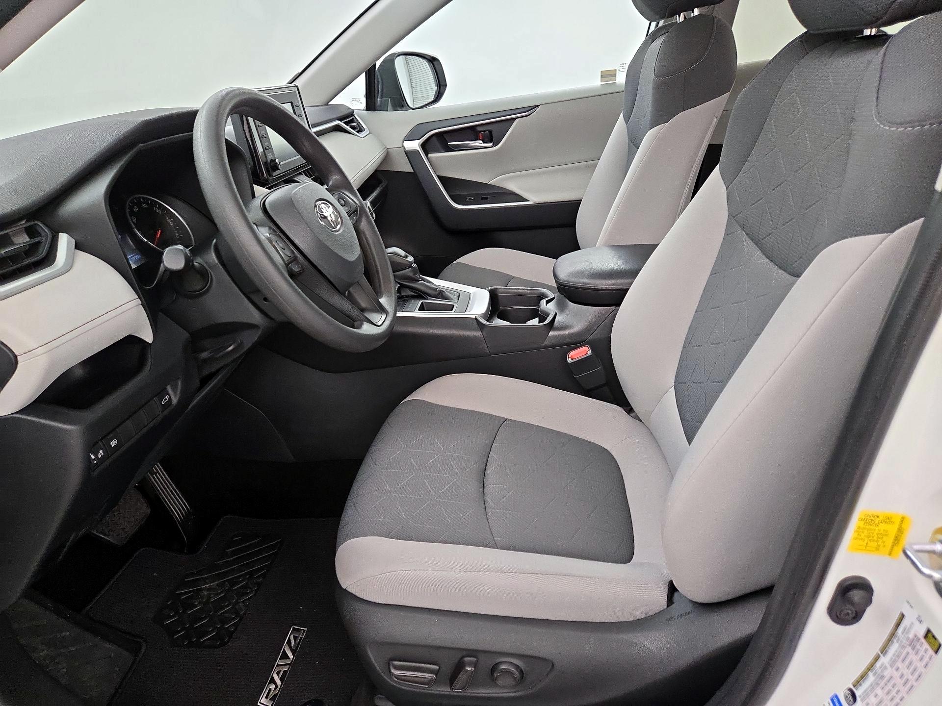Thumbnail: 2019 Toyota RAV4 - 11