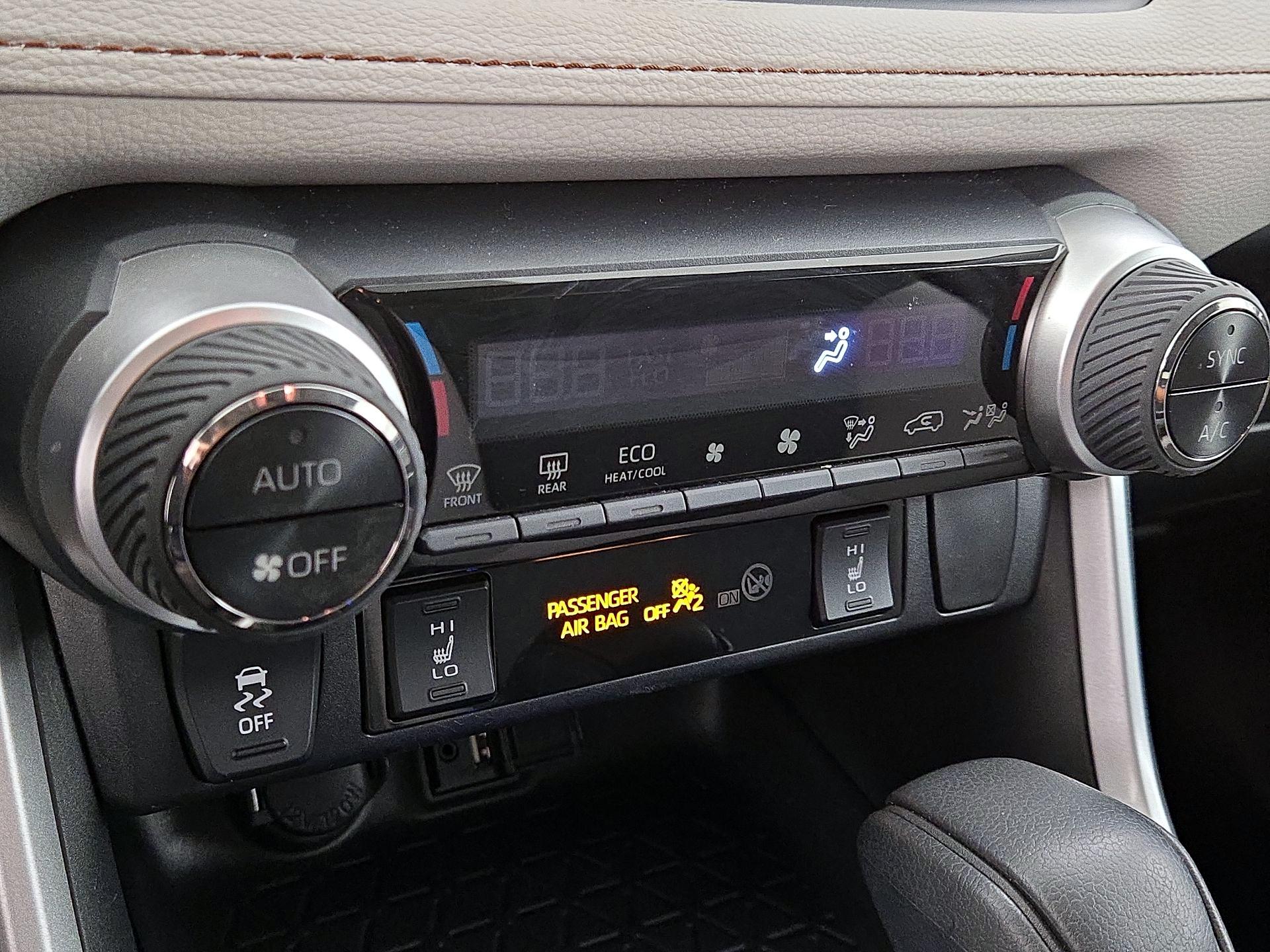 Thumbnail: 2019 Toyota RAV4 - 16