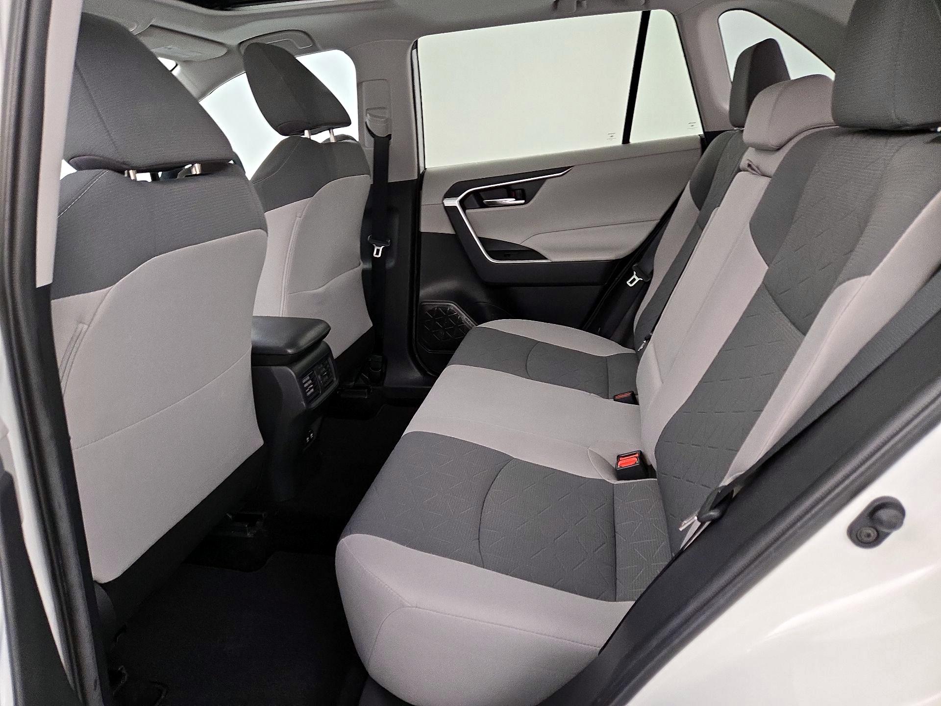 Thumbnail: 2019 Toyota RAV4 - 20