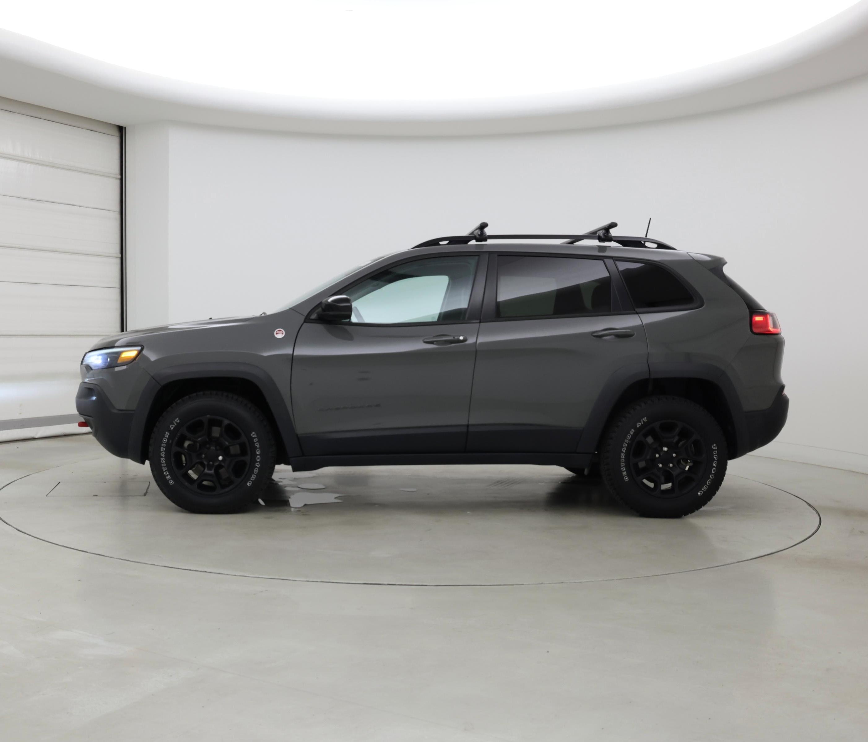 Thumbnail: 2022 Jeep Cherokee - 3