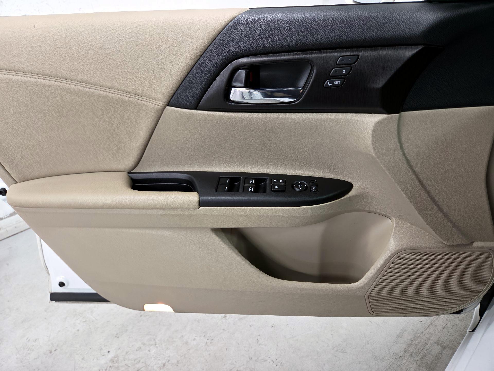Thumbnail: 2015 Honda Accord - 12