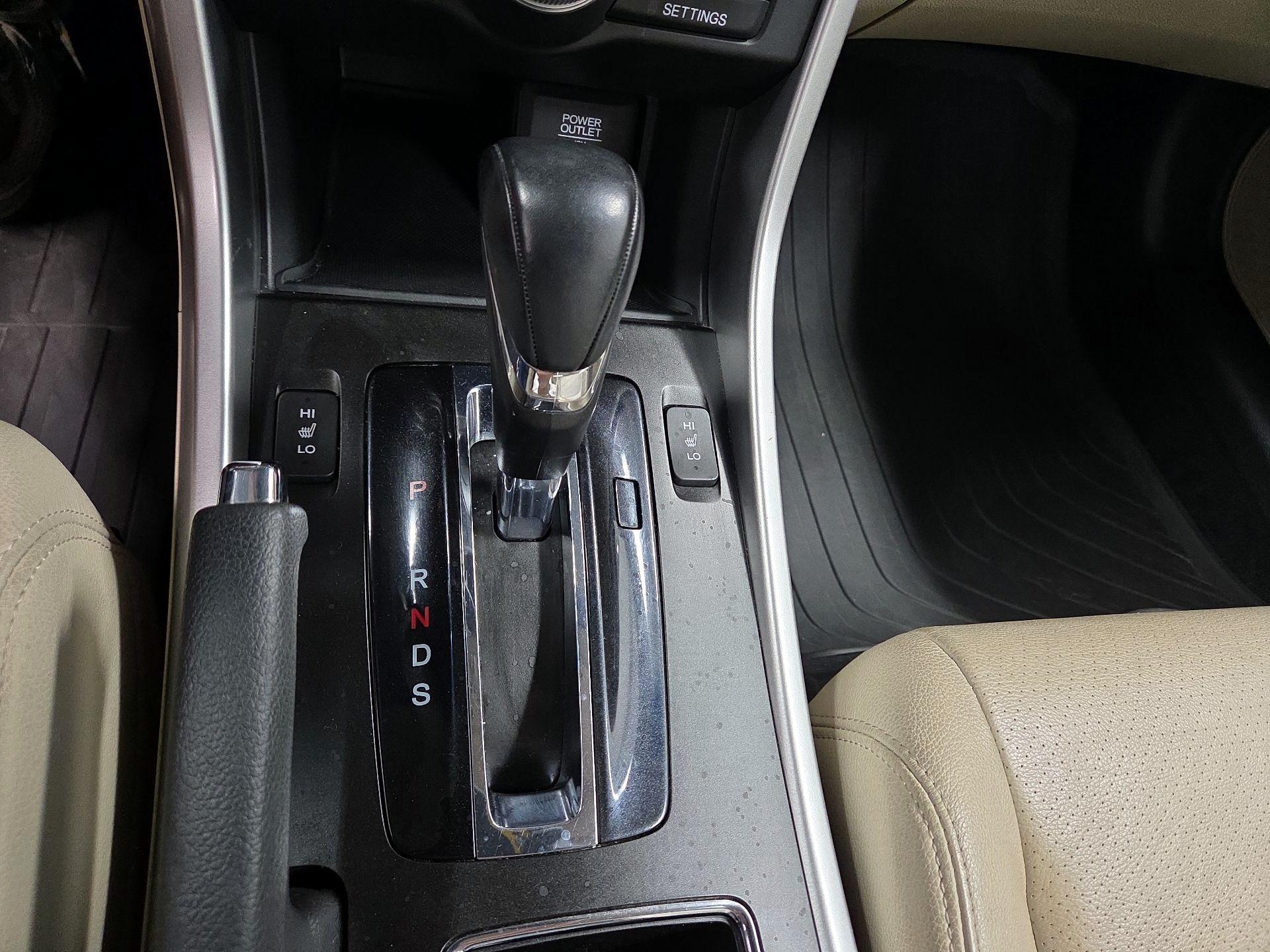 Thumbnail: 2015 Honda Accord - 17