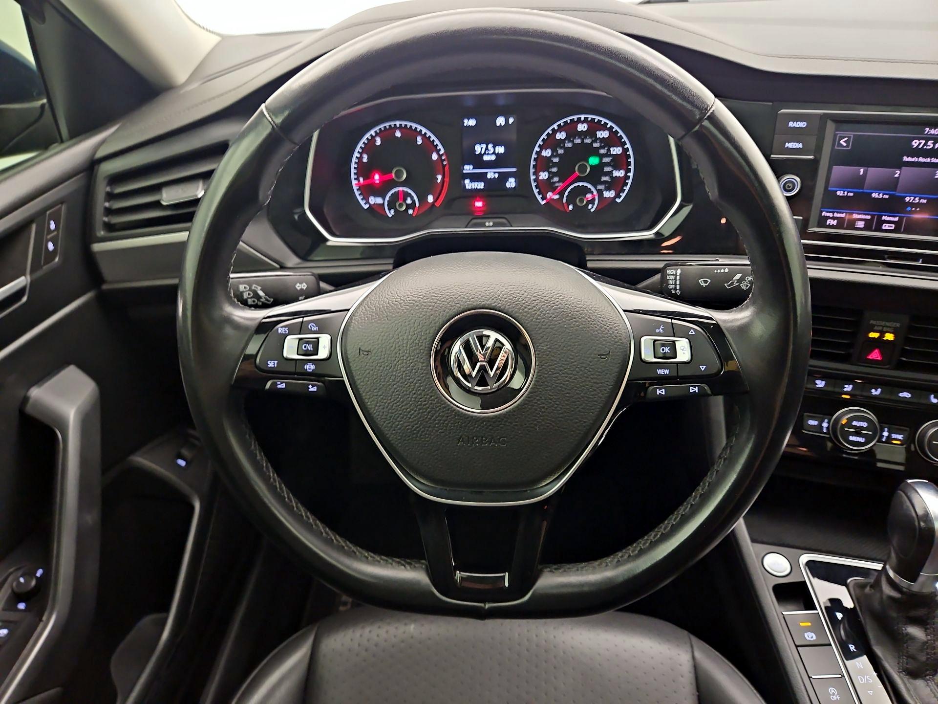 Thumbnail: 2019 Volkswagen Jetta - 10