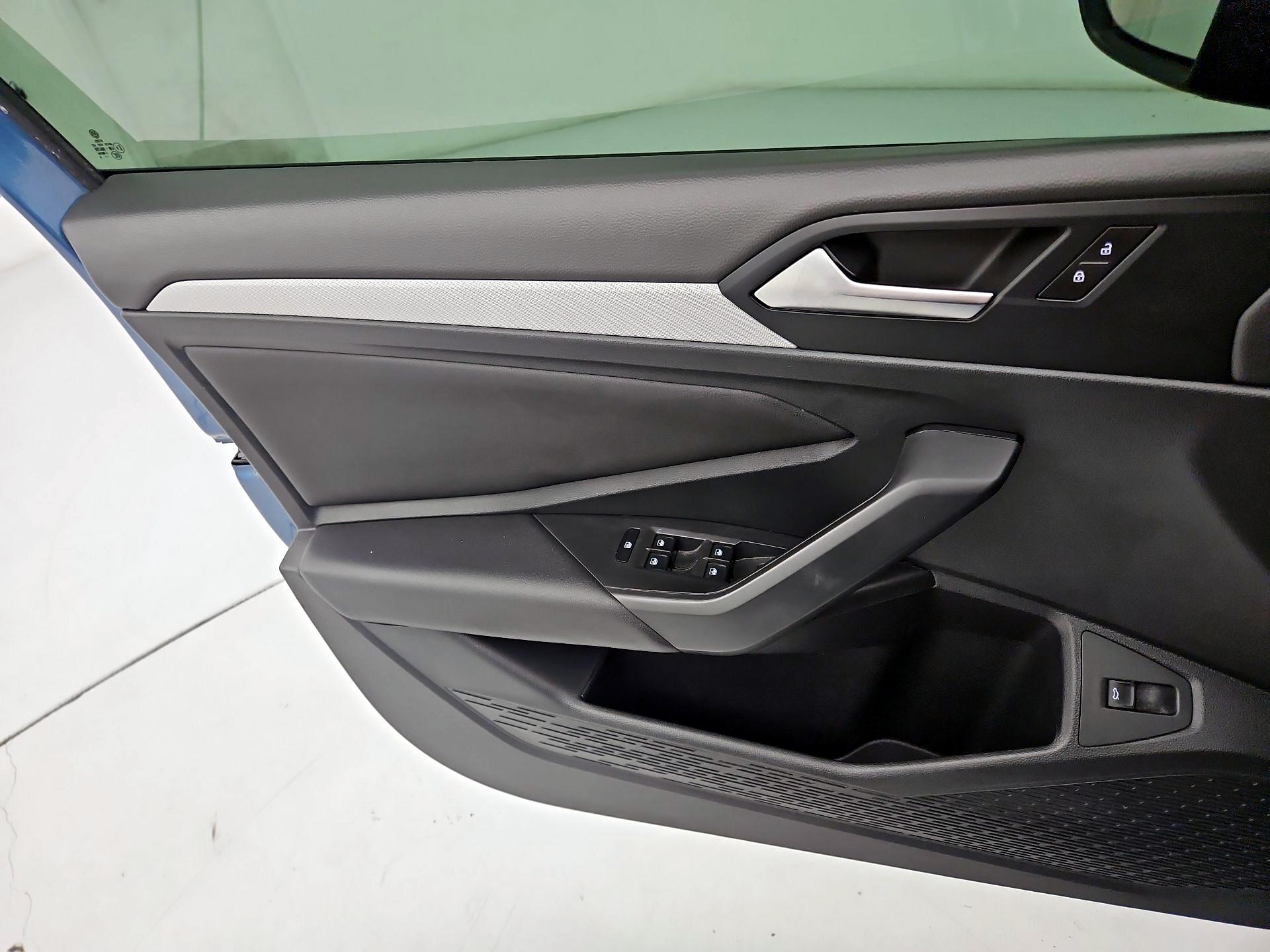 Thumbnail: 2019 Volkswagen Jetta - 12