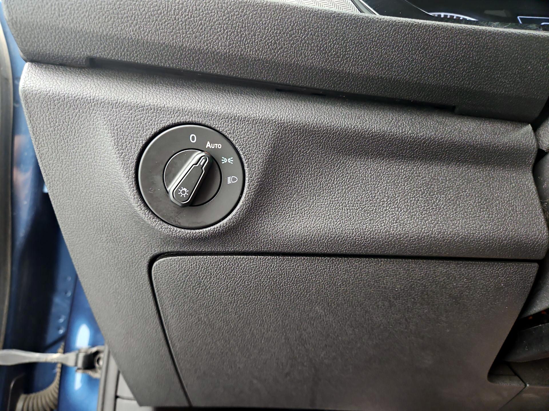 Thumbnail: 2019 Volkswagen Jetta - 13