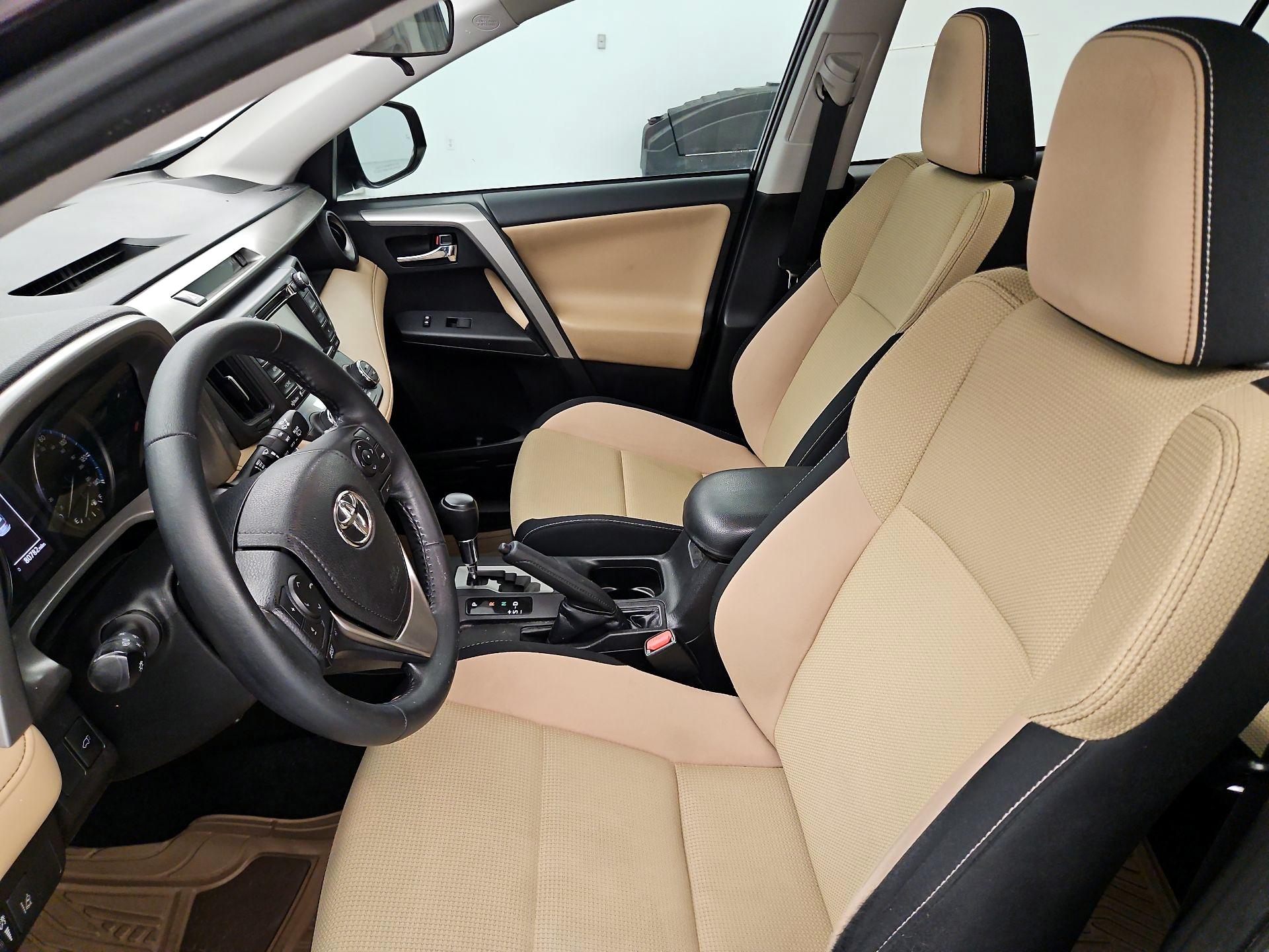 Thumbnail: 2018 Toyota RAV4 - 11