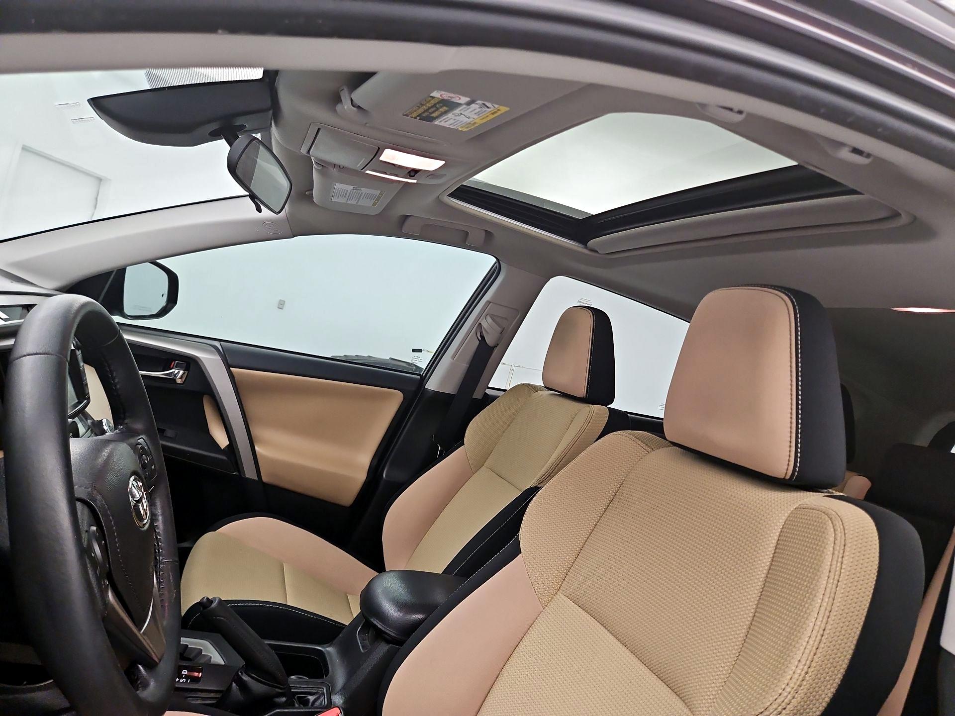 Thumbnail: 2018 Toyota RAV4 - 19