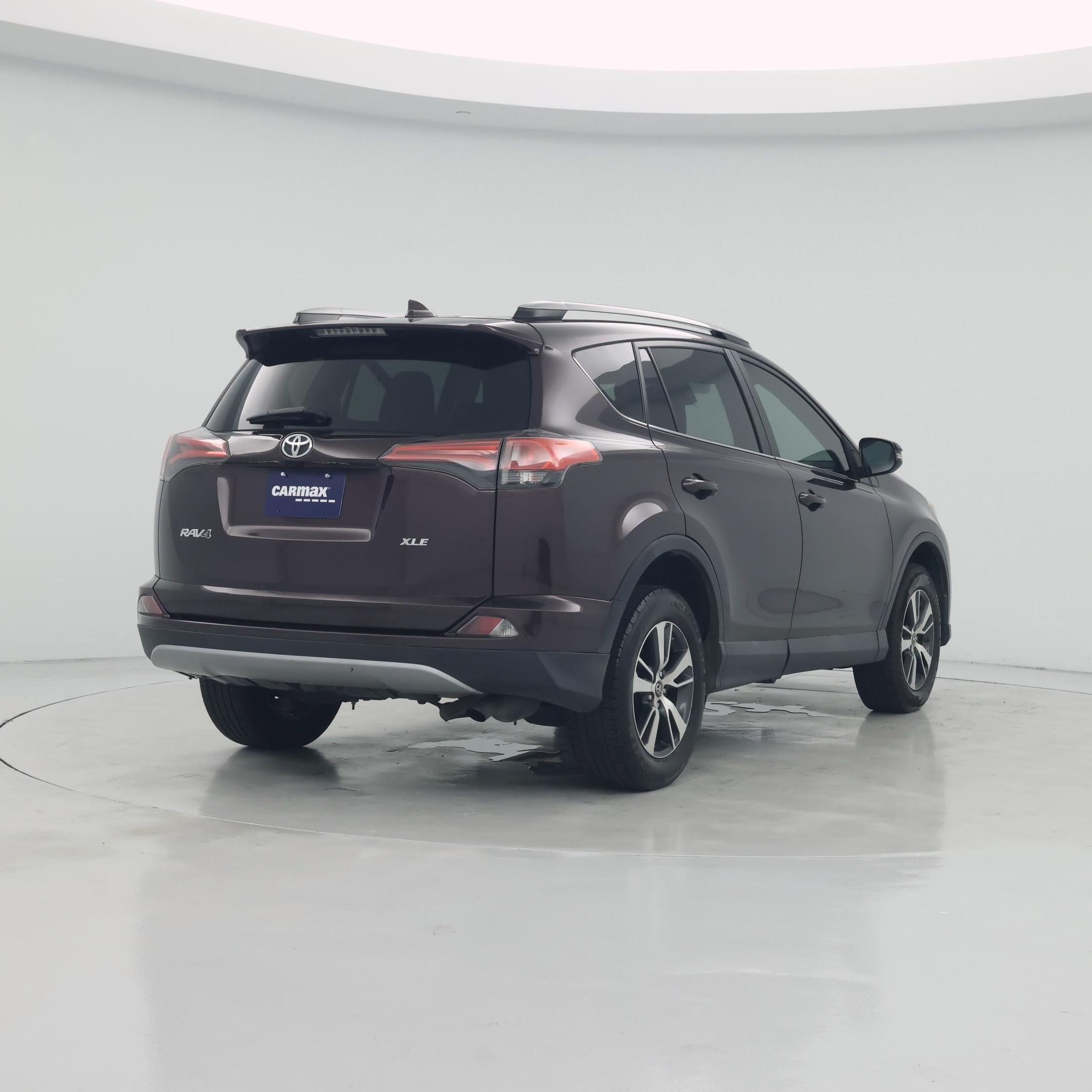 Thumbnail: 2018 Toyota RAV4 - 8