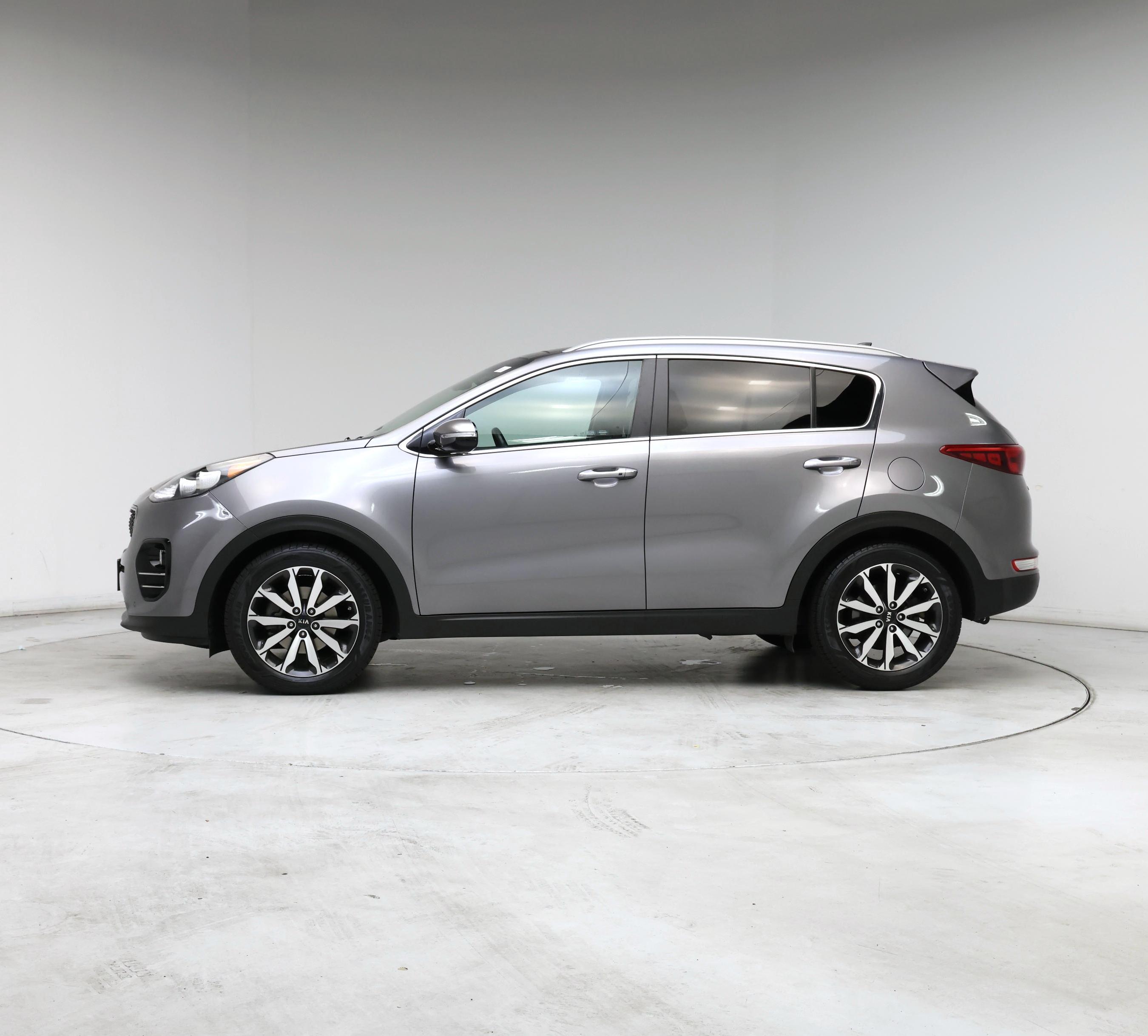 Thumbnail: 2017 Kia Sportage - 3