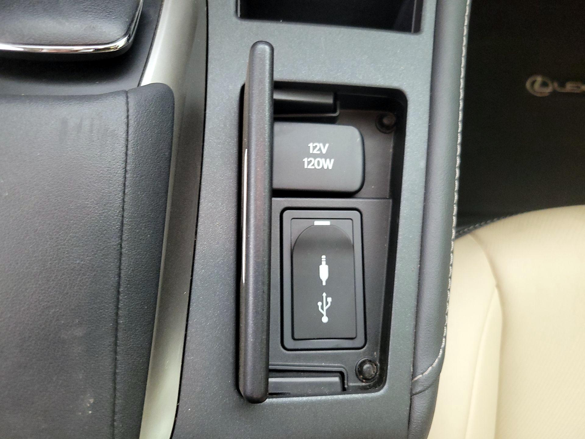 Thumbnail: 2014 Lexus CT - 19