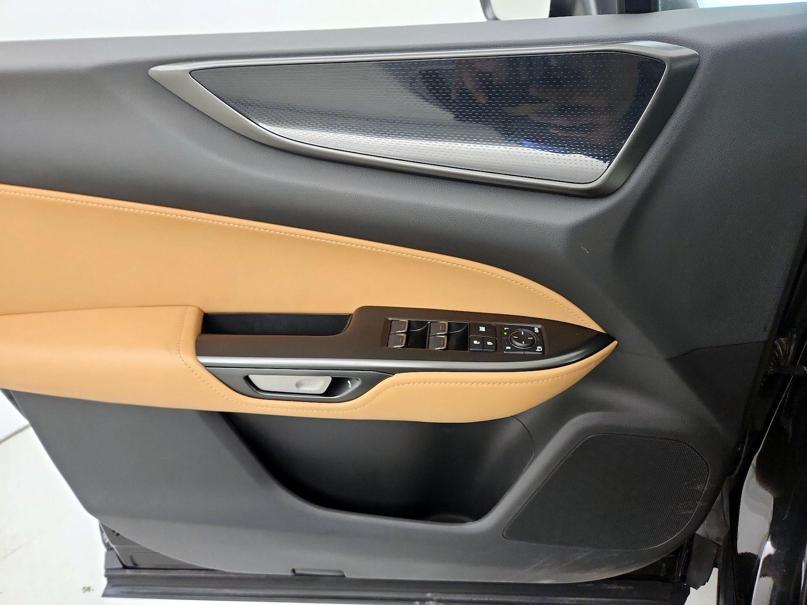 2025 Lexus NX 250 - Photo 13