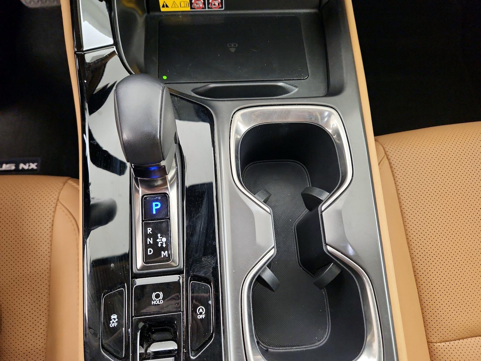 2025 Lexus NX 250 - Photo 18