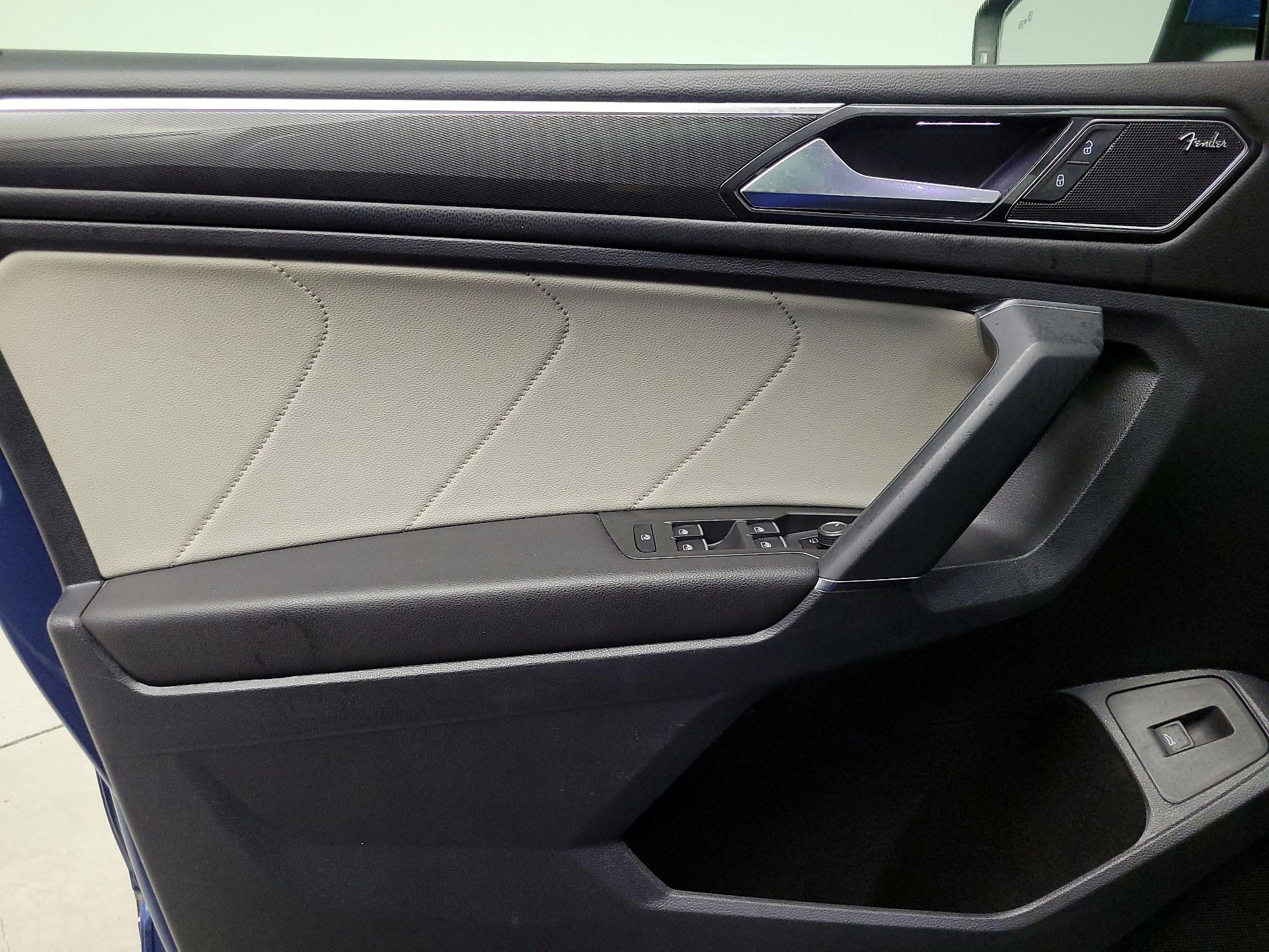 Thumbnail: 2018 Volkswagen Tiguan - 12